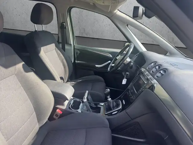 Ford S-Max view 15