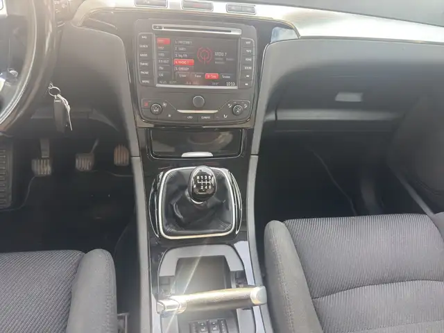 Ford S-Max view 14