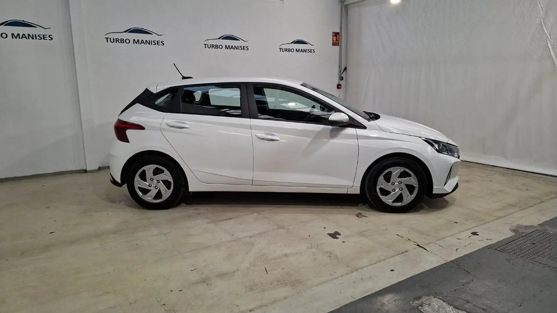 Hyundai i20 1.2 MPI Essence Weiß - 2