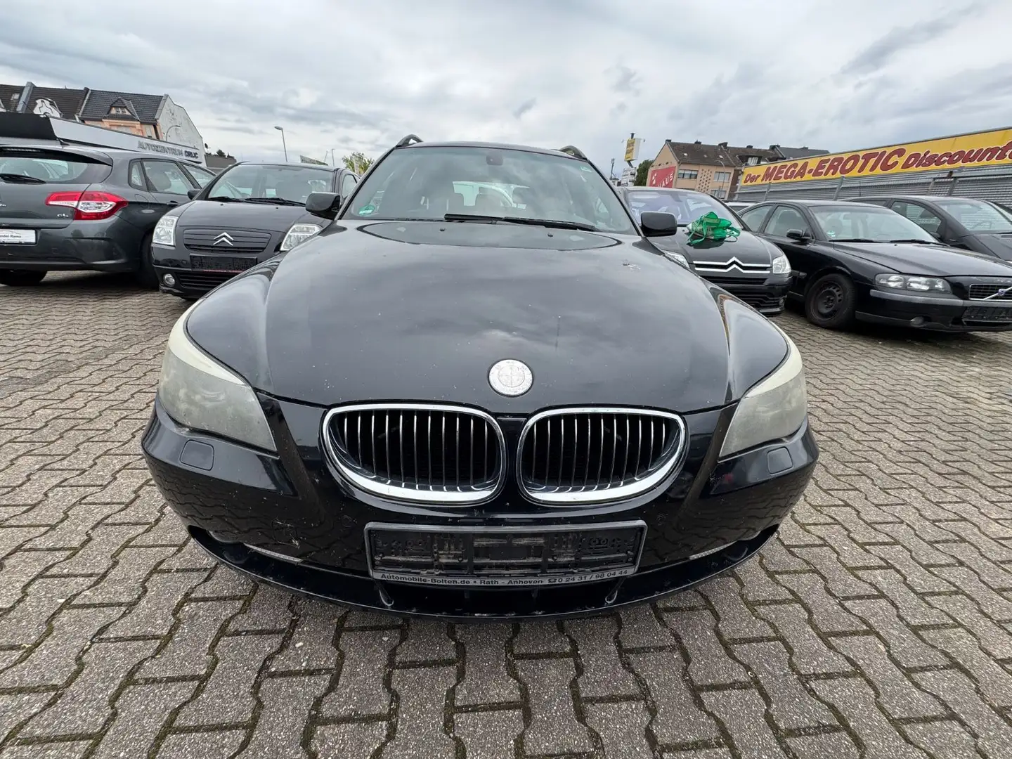 BMW 525 d  Touring V.Leder Pano SHZ Navi AHK Tüv09-25 Schwarz - 2