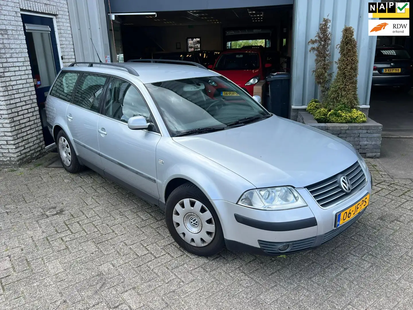 Volkswagen Passat Variant 1.8 Turbo Trendline Gris - 1