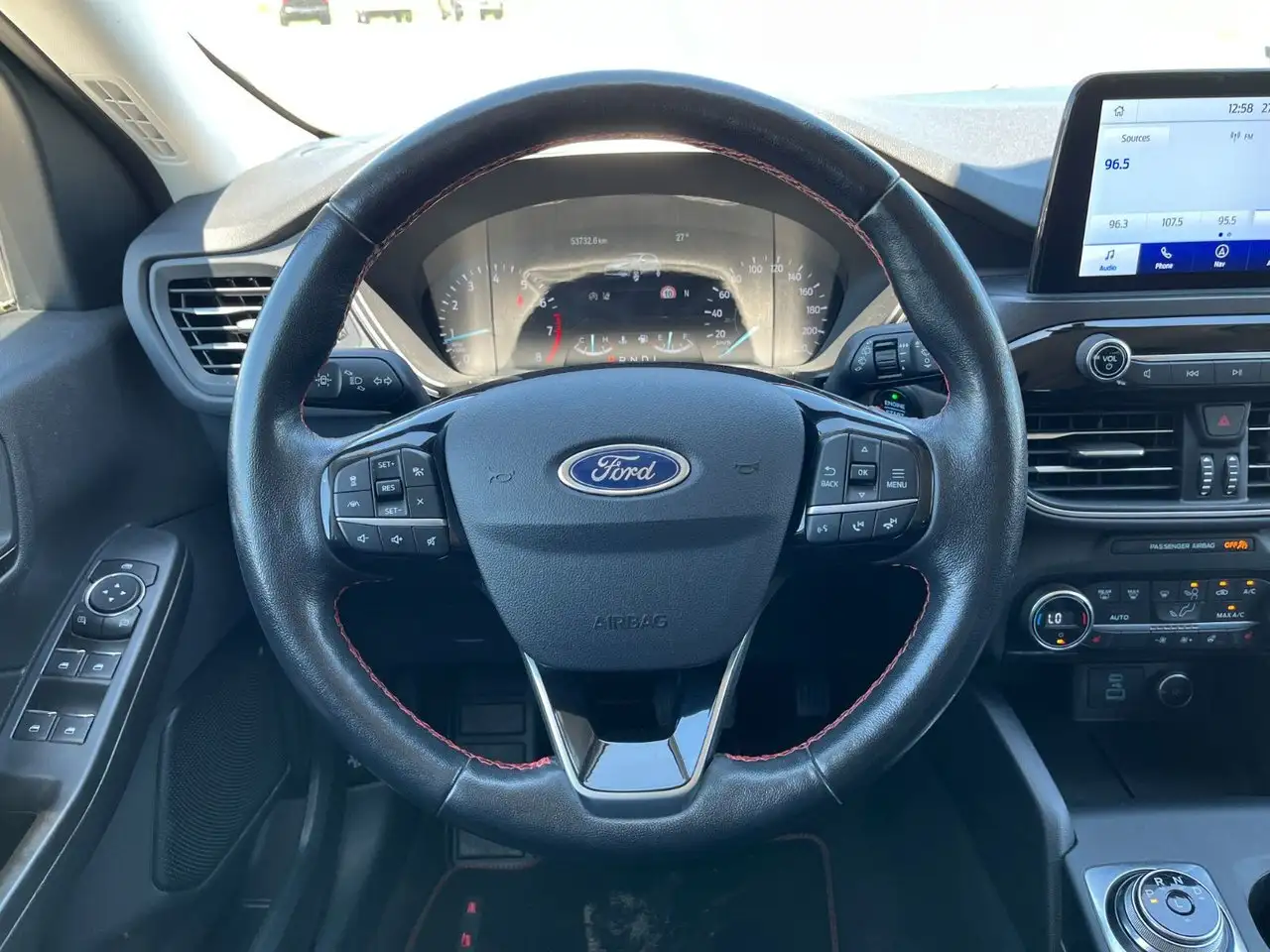 Ford Escape снимка Ford Escape
