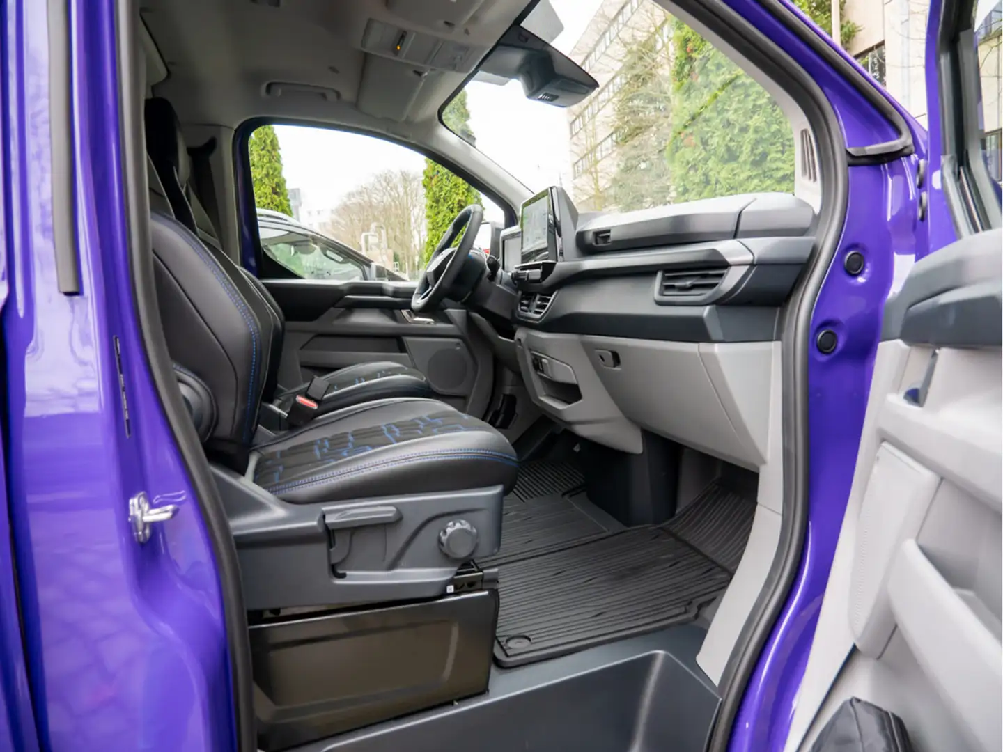 Ford Transit Custom MS-RT 320L1 AWD NAVI AHK LED Burdeos - 2