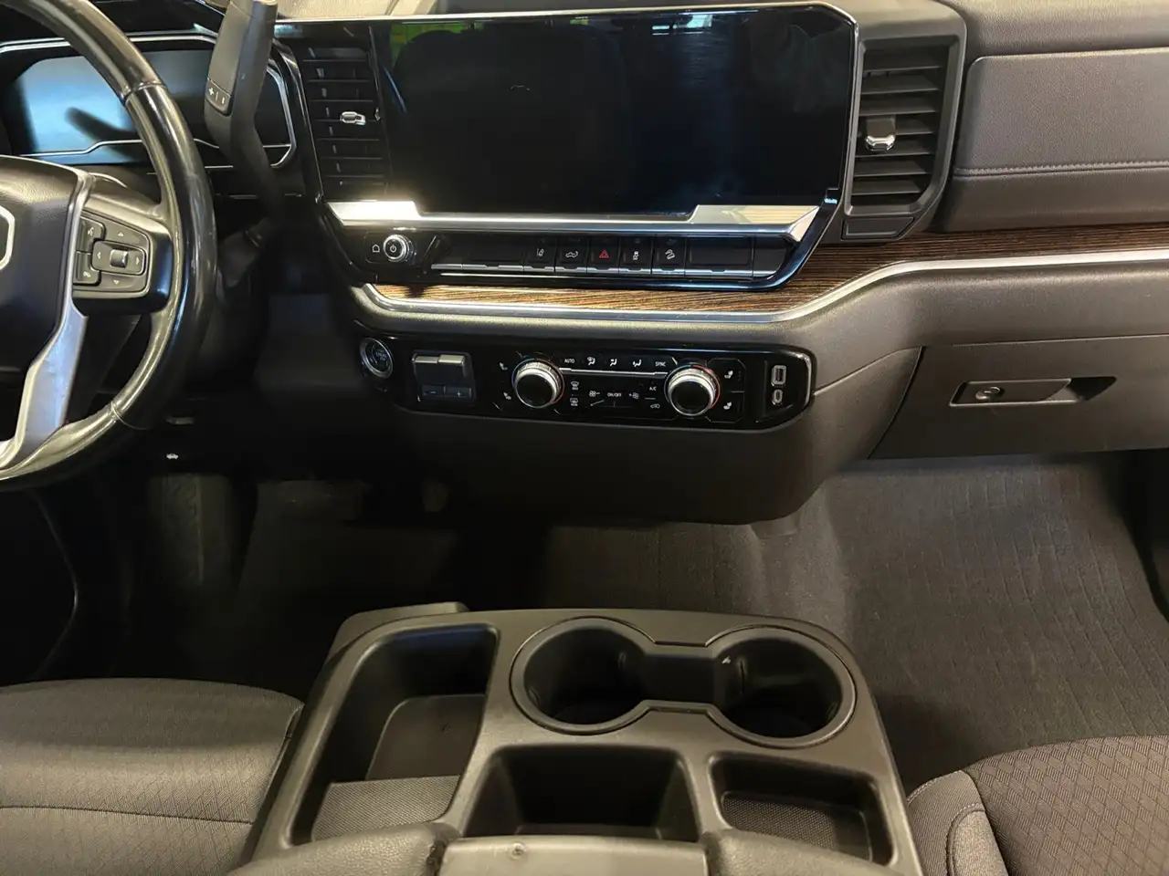GMC Sierra 3500HD снимка GMC Sierra 3500HD