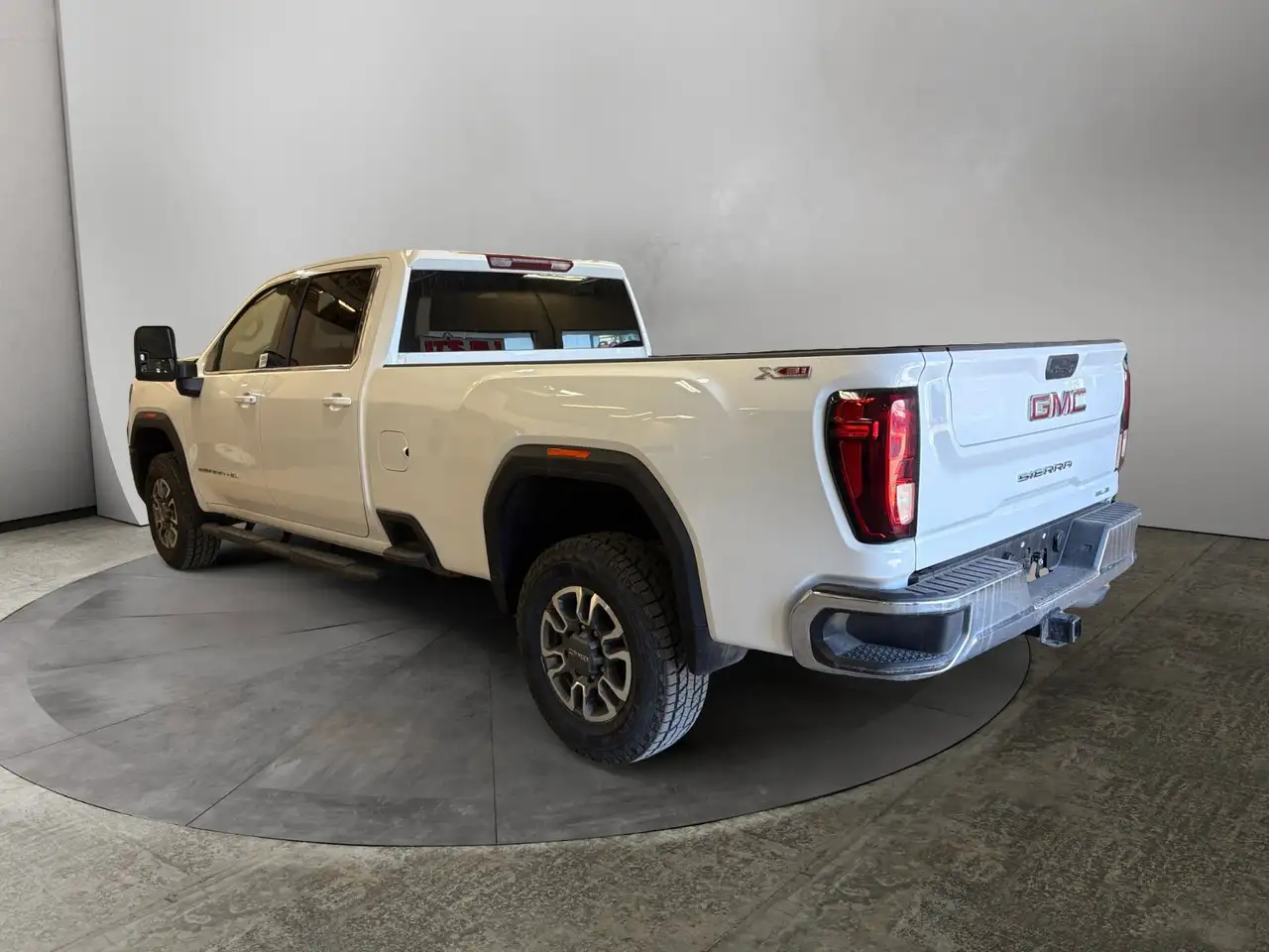 GMC Sierra 3500HD снимка GMC Sierra 3500HD