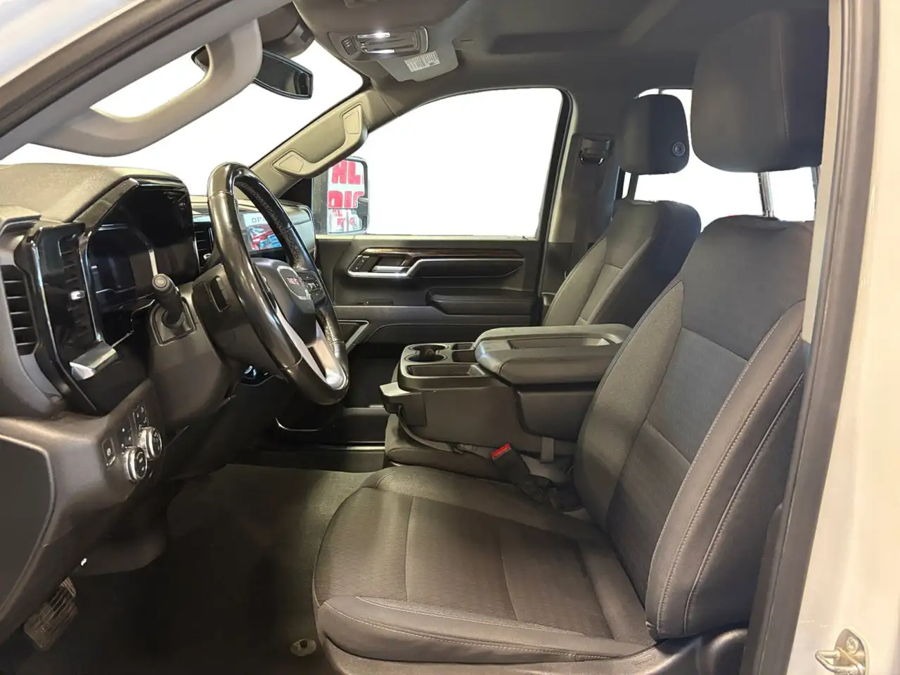GMC Sierra 3500HD снимка GMC Sierra 3500HD