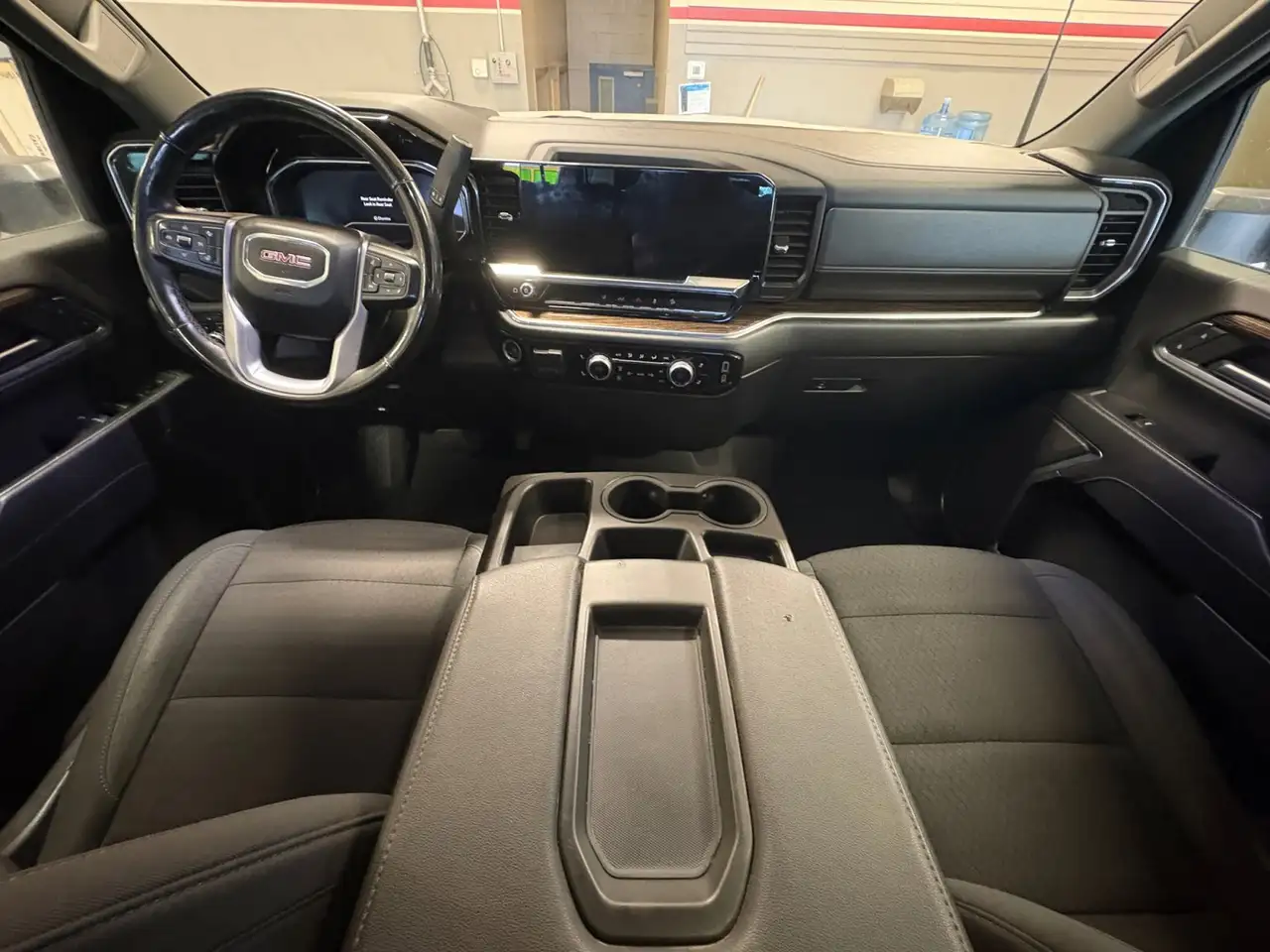 GMC Sierra 3500HD снимка GMC Sierra 3500HD
