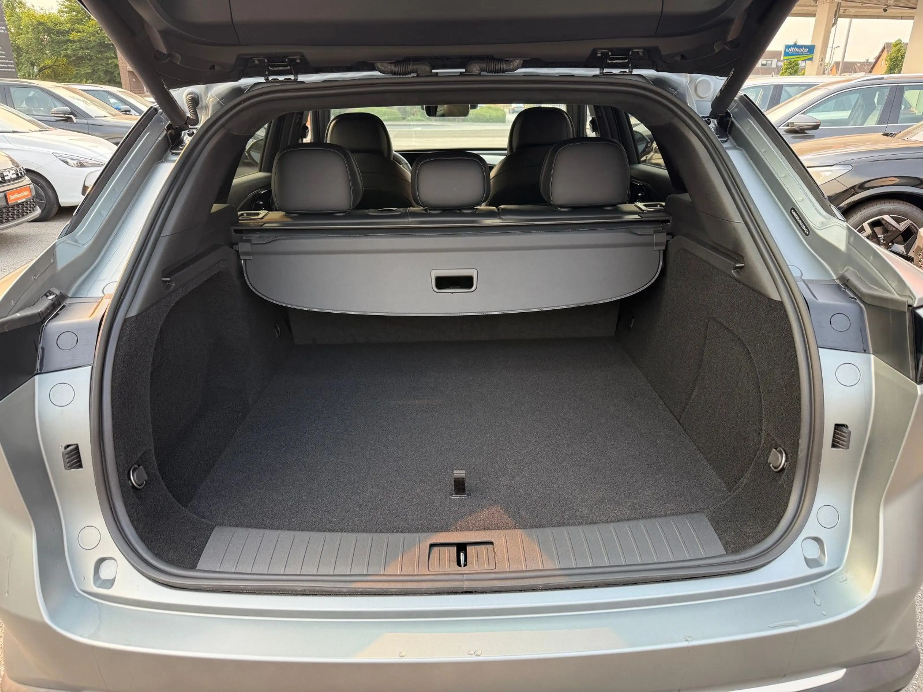 Omoda 9 1.5 TGDI PHEV Premium Pano Leder HUD VORLAUF — photo 7
