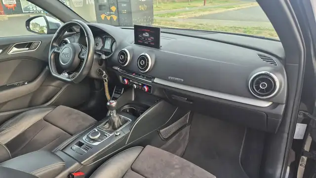 Audi S3 view 10