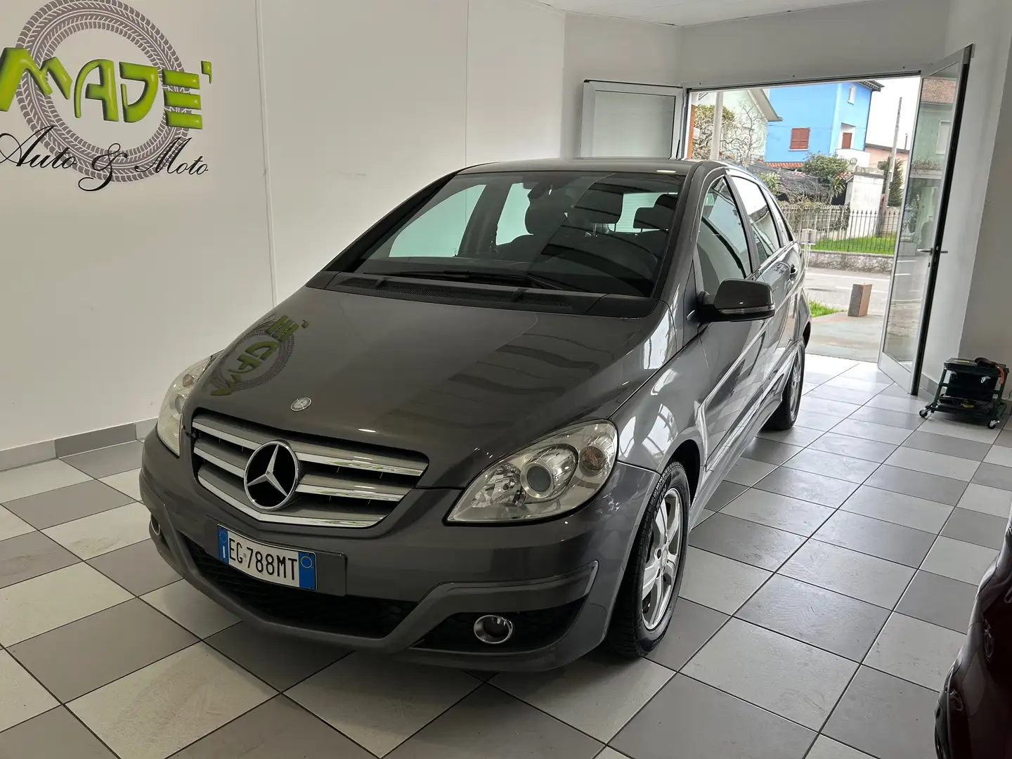 Mercedes-Benz B 160 be Sport EURO 5 Grau - 1