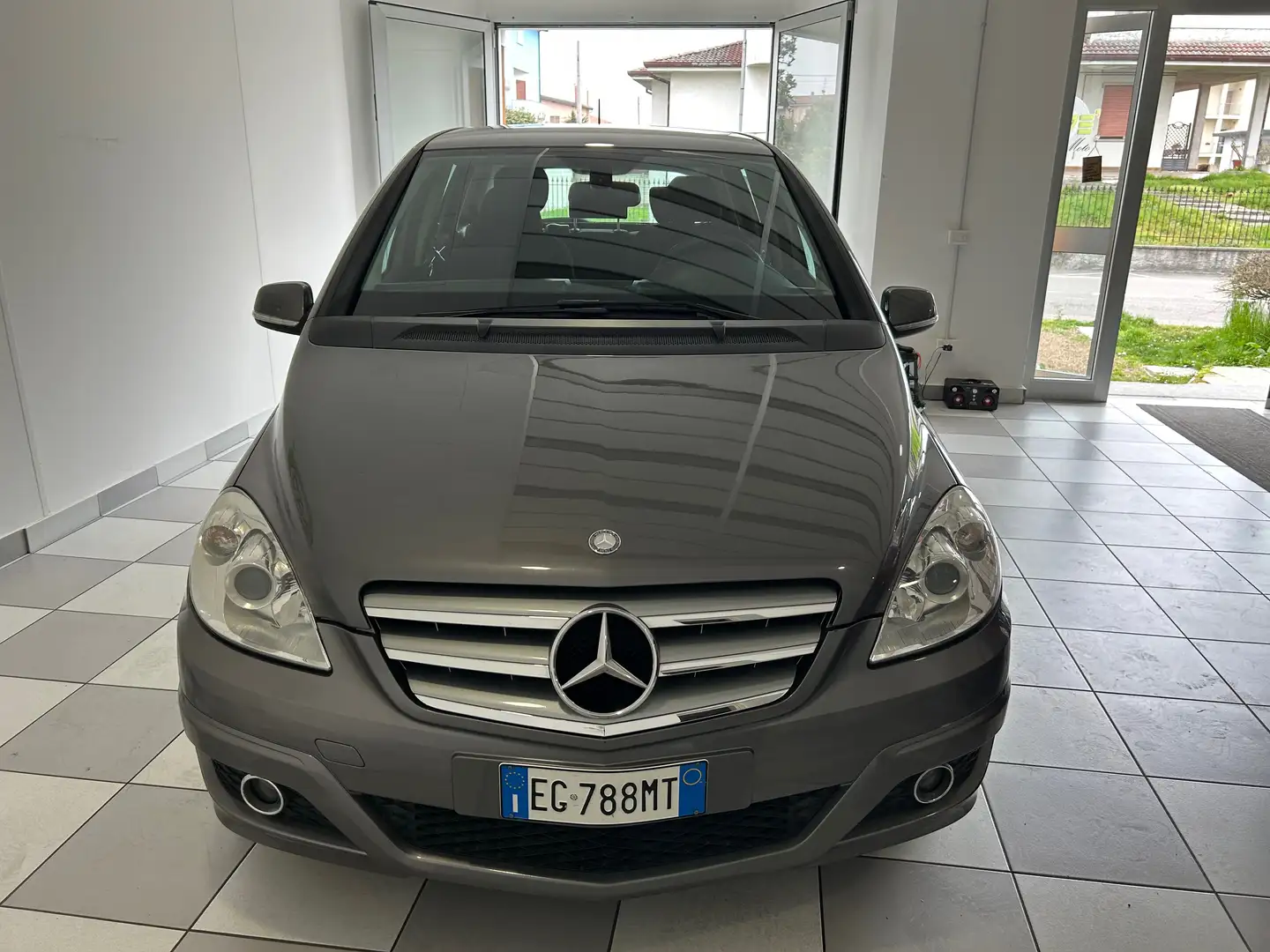 Mercedes-Benz B 160 be Sport EURO 5 Grau - 2