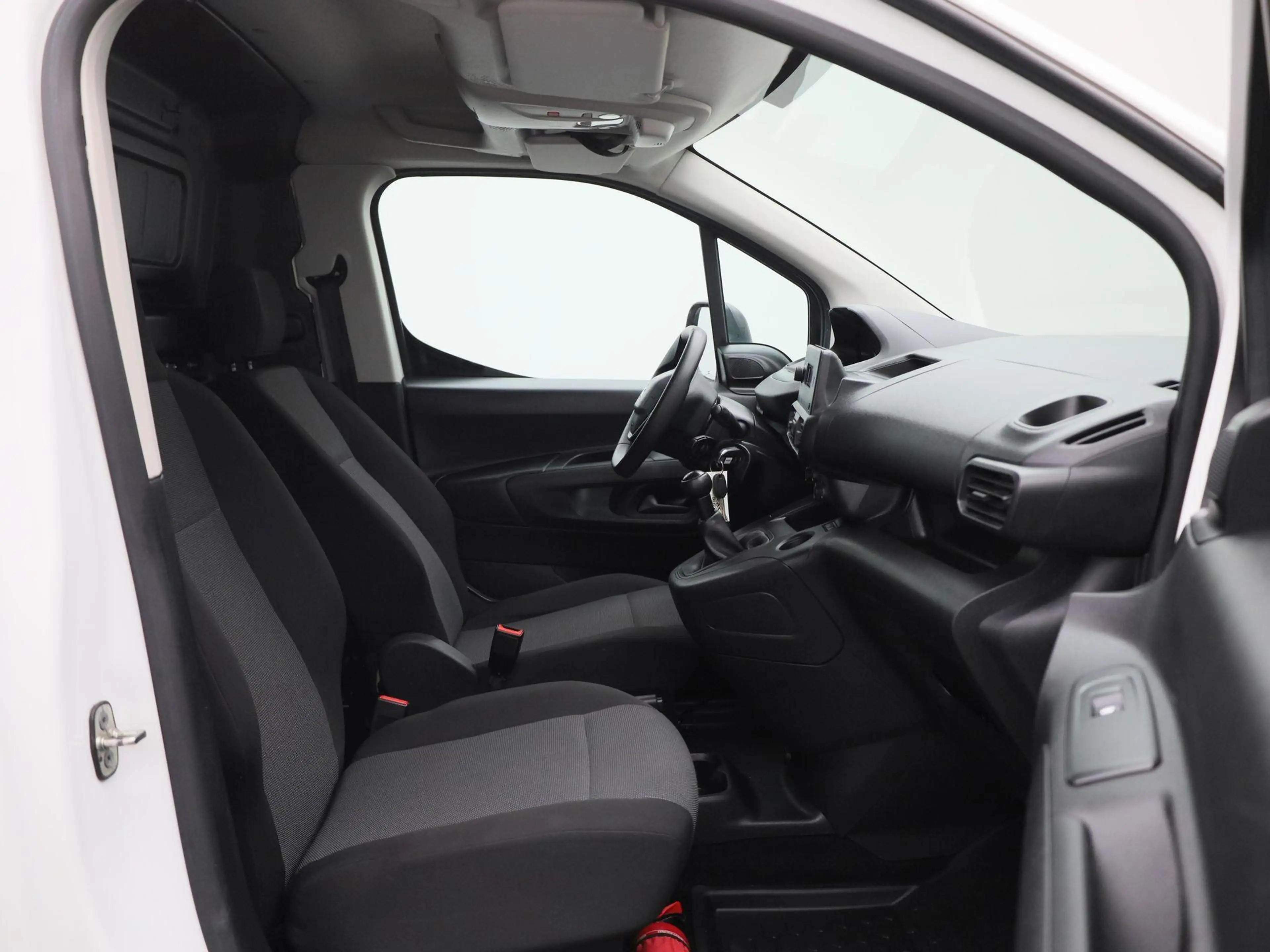 Peugeot Partner 1.5 BHDi L1 Light 75kW s/s Pro — photo 11