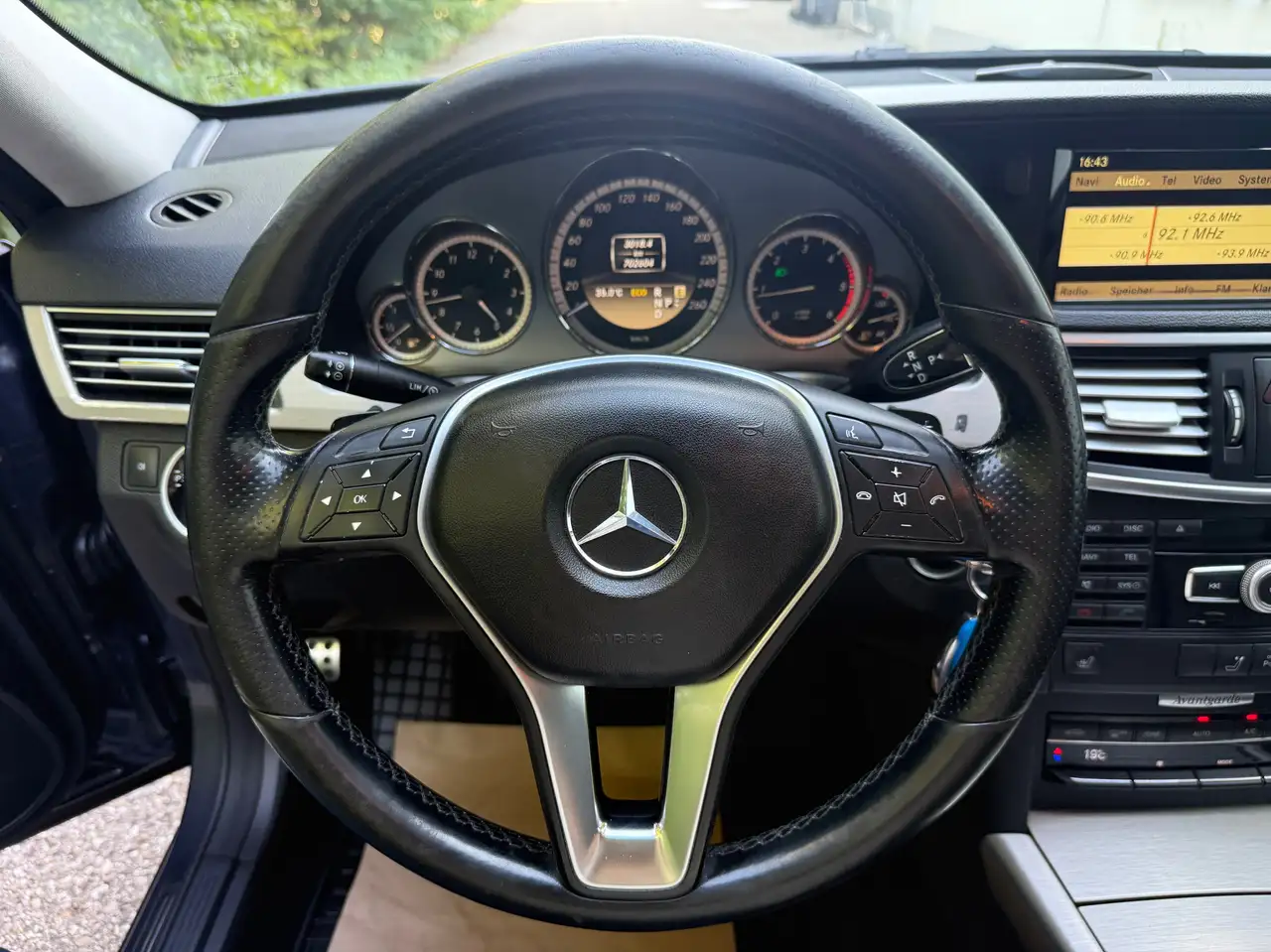 Mercedes-Benz E 220 E 220 CDI BlueEfficiency – Bild 19