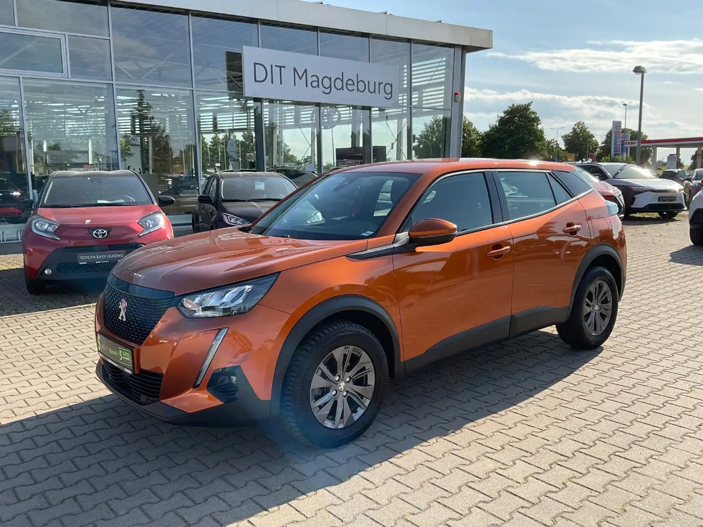 Peugeot 2008 1.2 Active Pack Carplay,LED,Sitzheizung,DAB Orange - 2