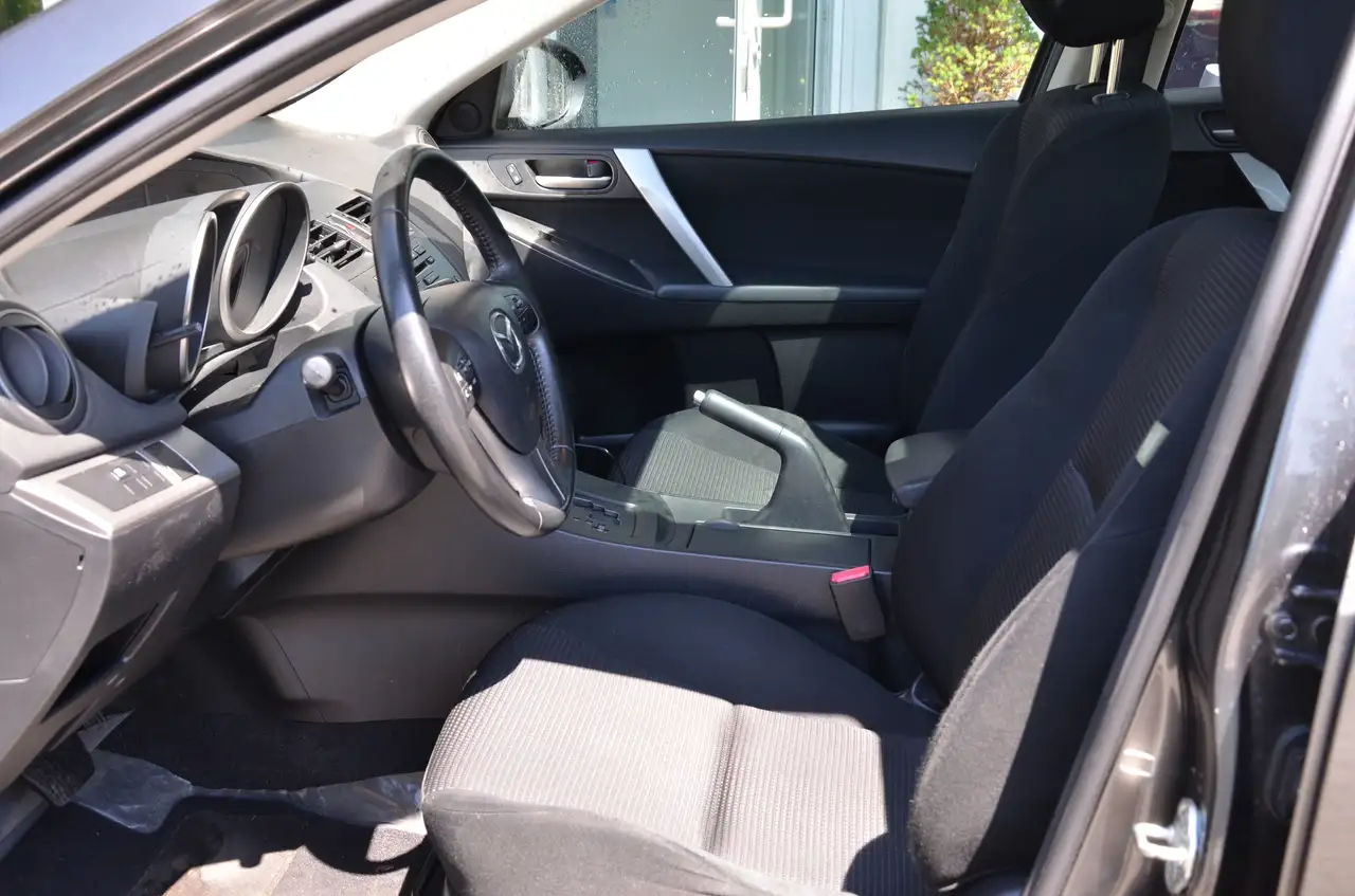 Mazda 3 photo Mazda 3