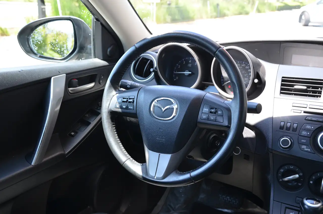 Mazda 3 photo Mazda 3