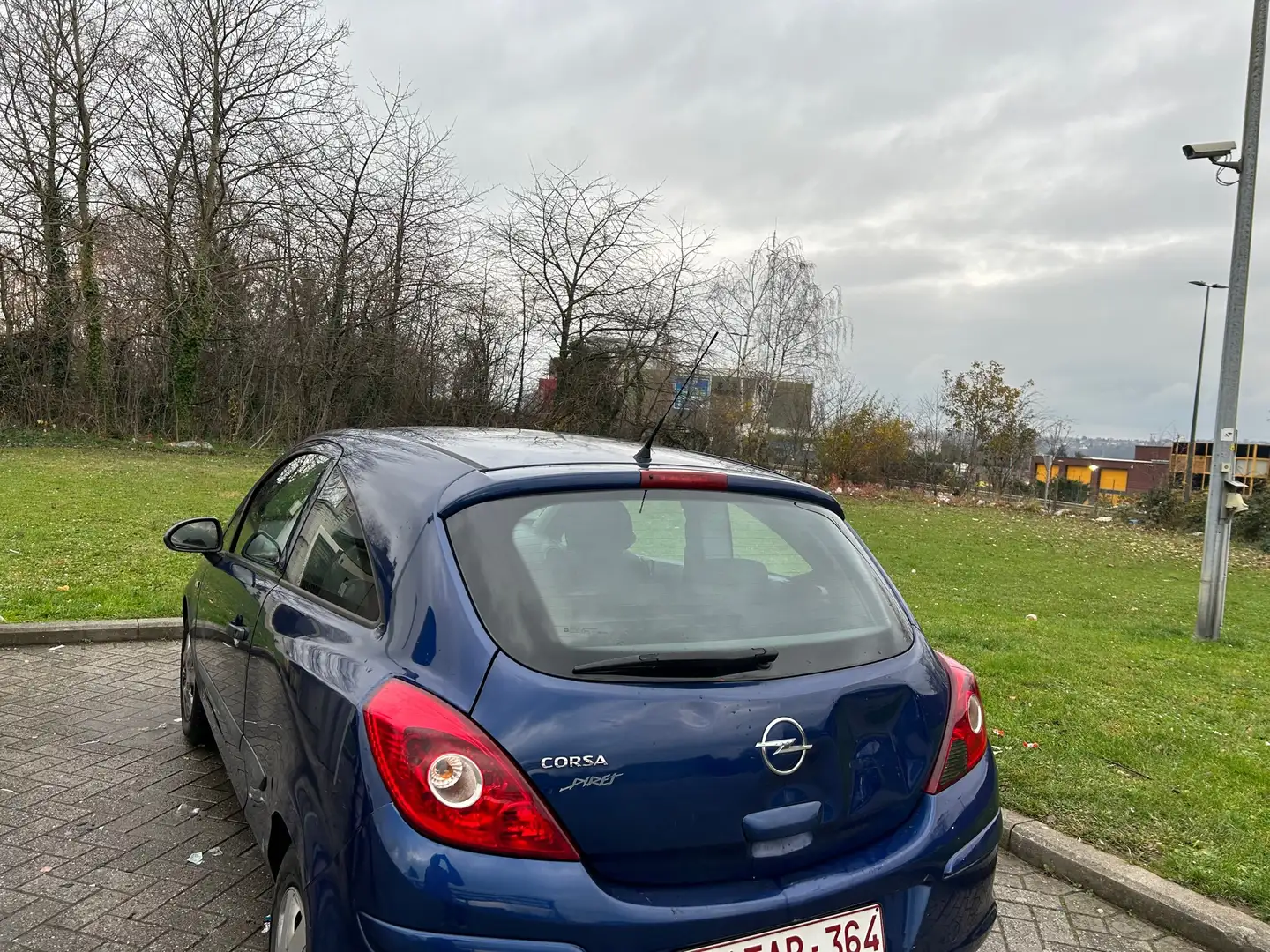 Opel Corsa 1.2 Twinport Cosmo Bleu - 2