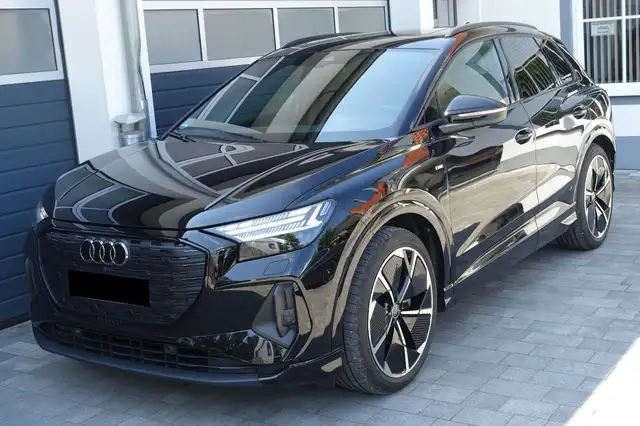 Audi Q4 50 e-tron quattro 2x S line HUD Pano AHK 21"