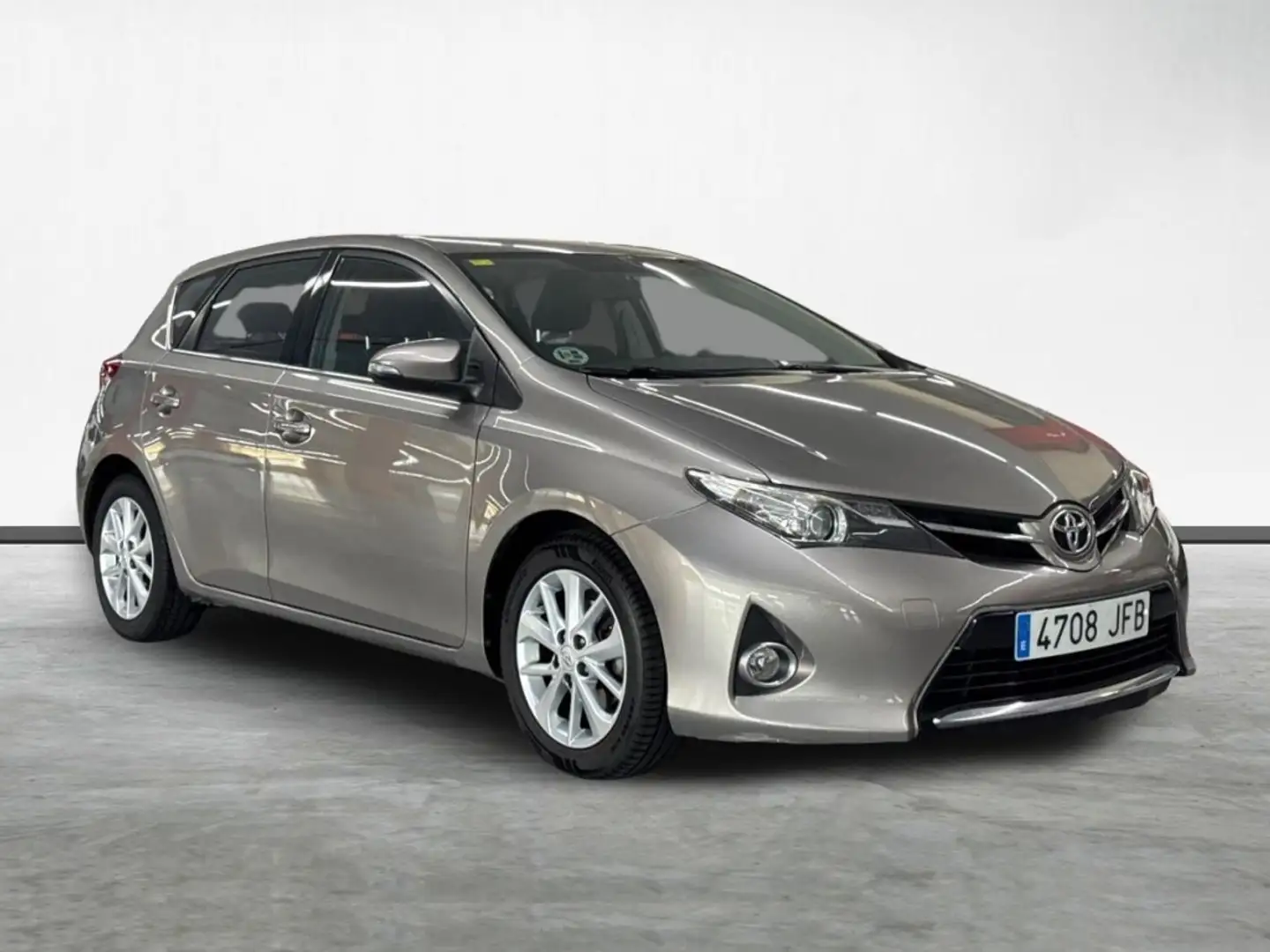 Toyota Auris 90D Active Marrón - 2
