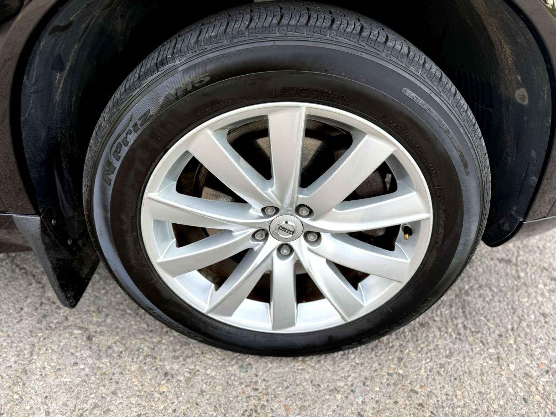 2019 Volvo XC90 T6 AWD Momentum / Pano / Amber Interior / Certifie thumb 6