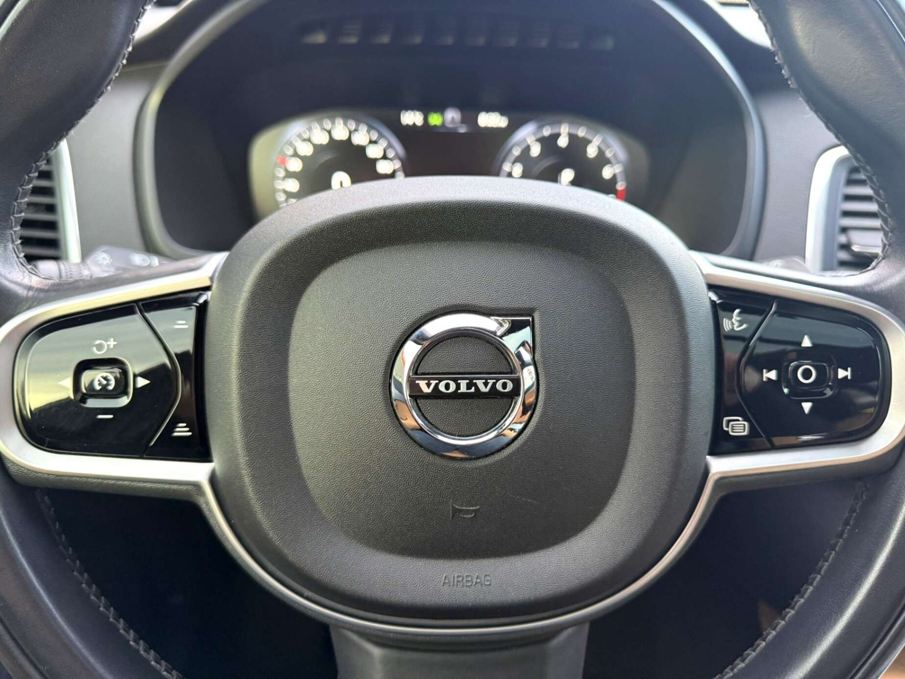2019 Volvo XC90 T6 AWD Momentum / Pano / Amber Interior / Certifie thumb 14