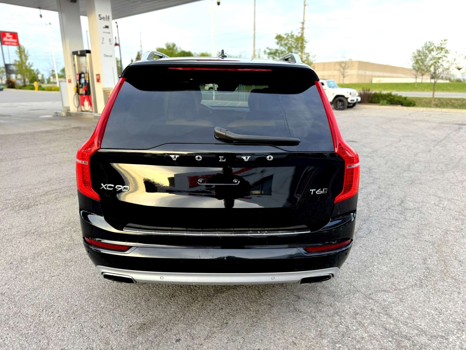 2019 Volvo XC90 T6 AWD Momentum / Pano / Amber Interior / Certifie alt 4