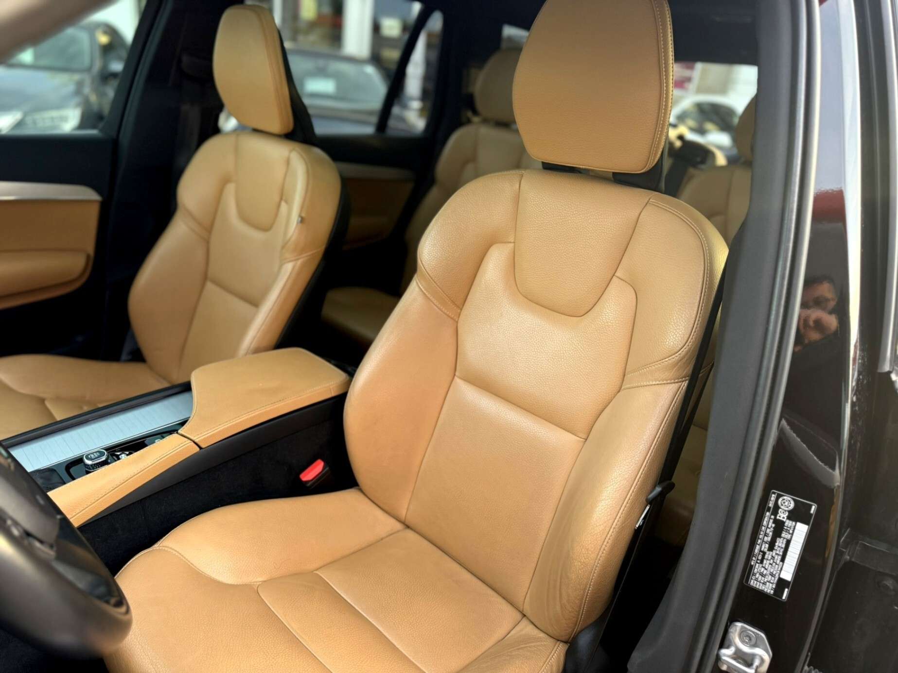 2019 Volvo XC90 T6 AWD Momentum / Pano / Amber Interior / Certifie thumb 9