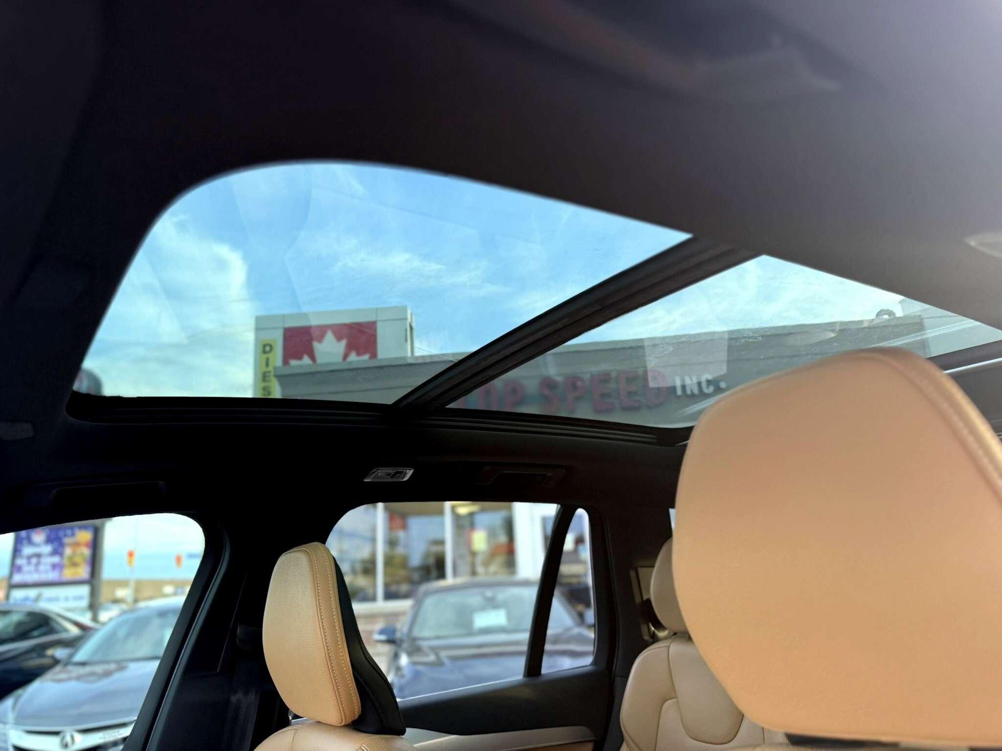 2019 Volvo XC90 T6 AWD Momentum / Pano / Amber Interior / Certifie thumb 7