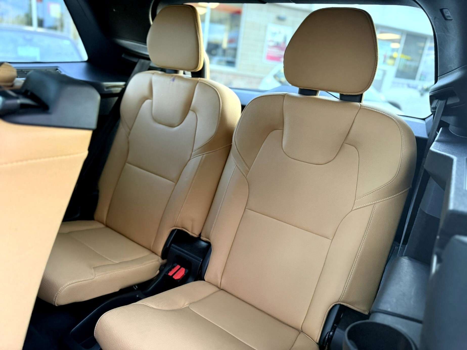 2019 Volvo XC90 T6 AWD Momentum / Pano / Amber Interior / Certifie thumb 11