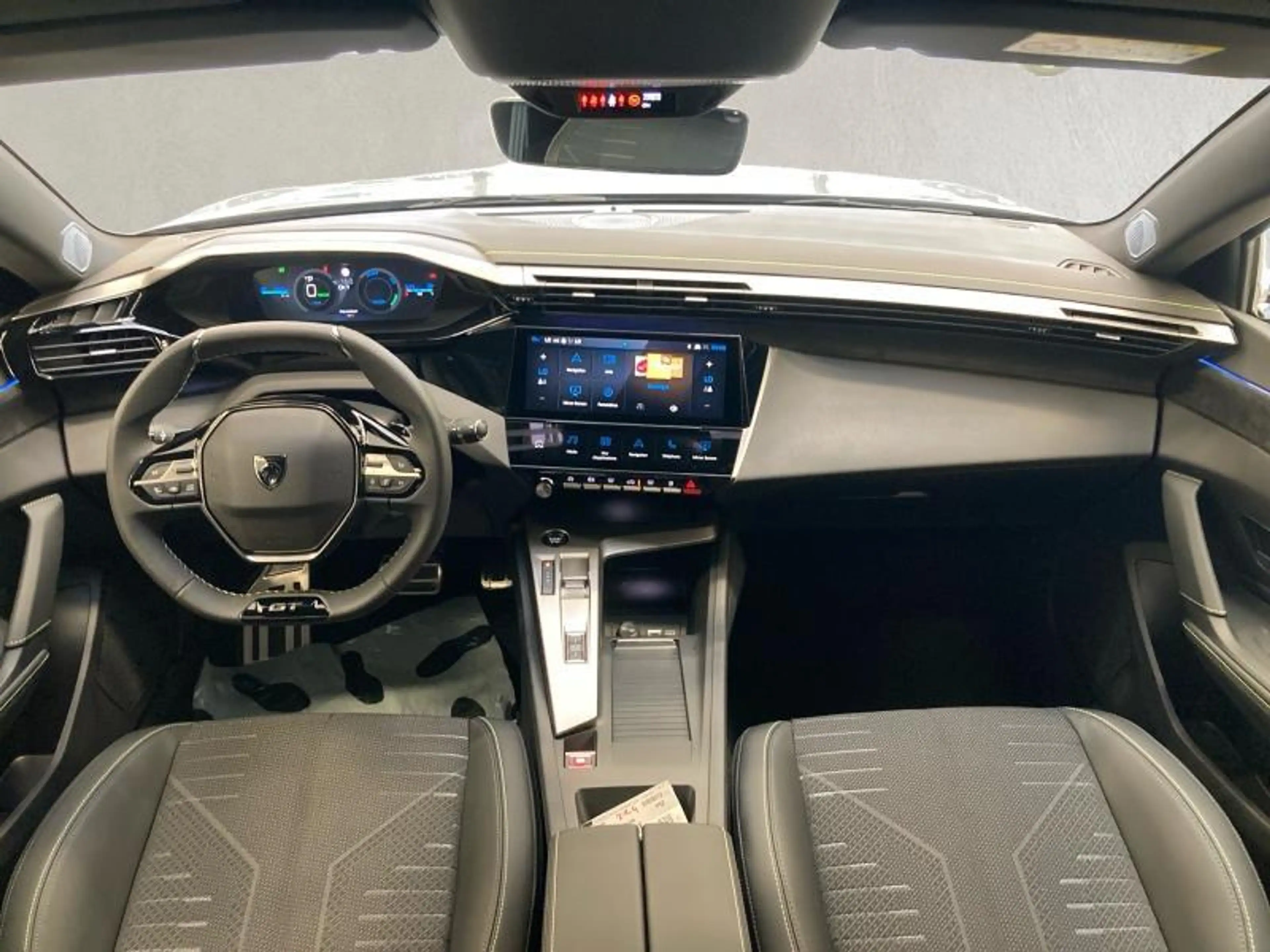 Peugeot 308 III & e- — photo 14