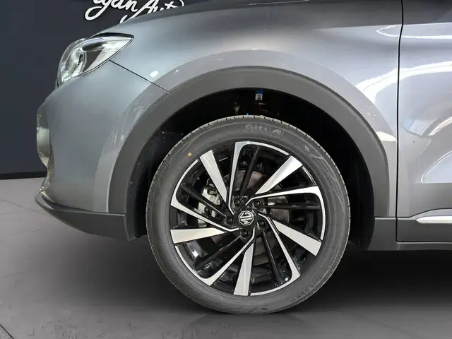 MG ZS view 15