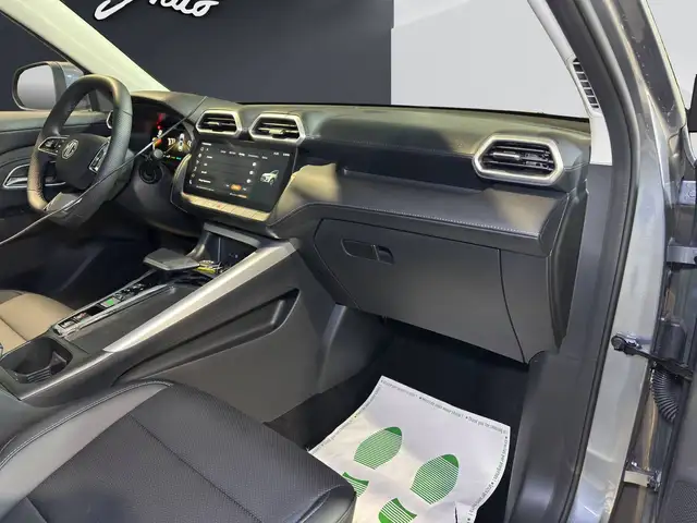 MG ZS view 12
