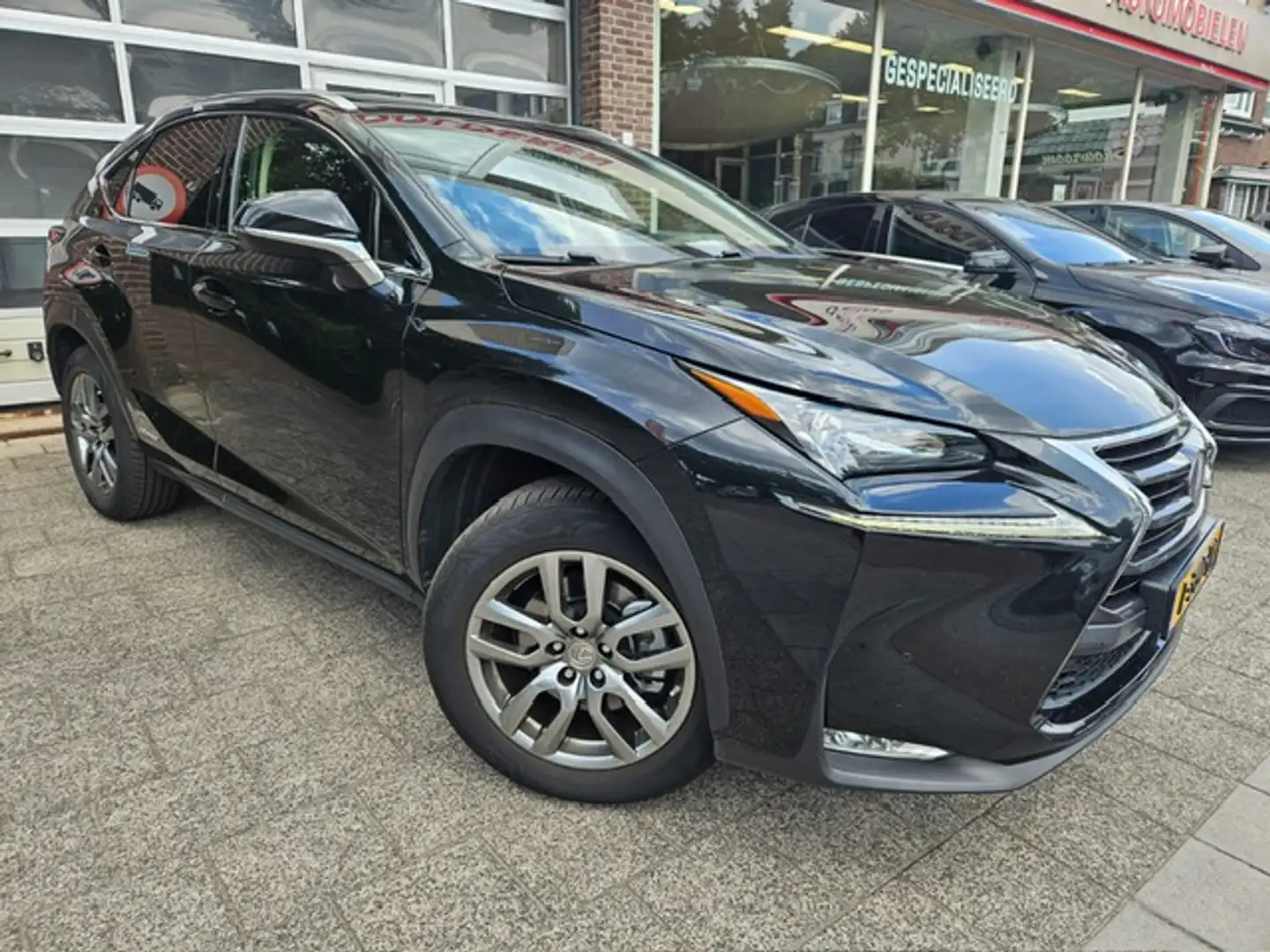 Lexus NX 300h AWD Luxury Line Schufdak/Trekhaak Zwart - 2