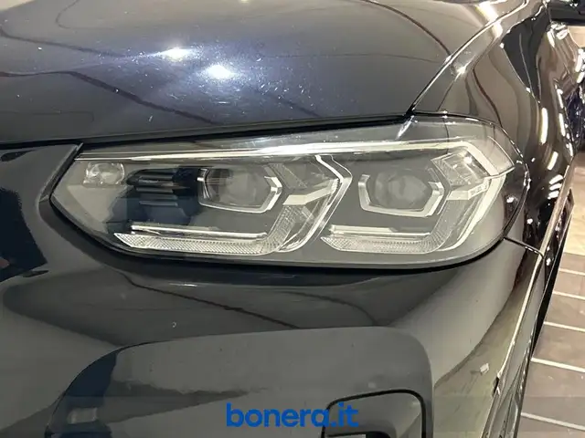 BMW X3 view 10