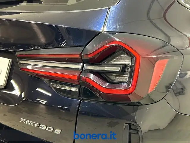 BMW X3 view 11