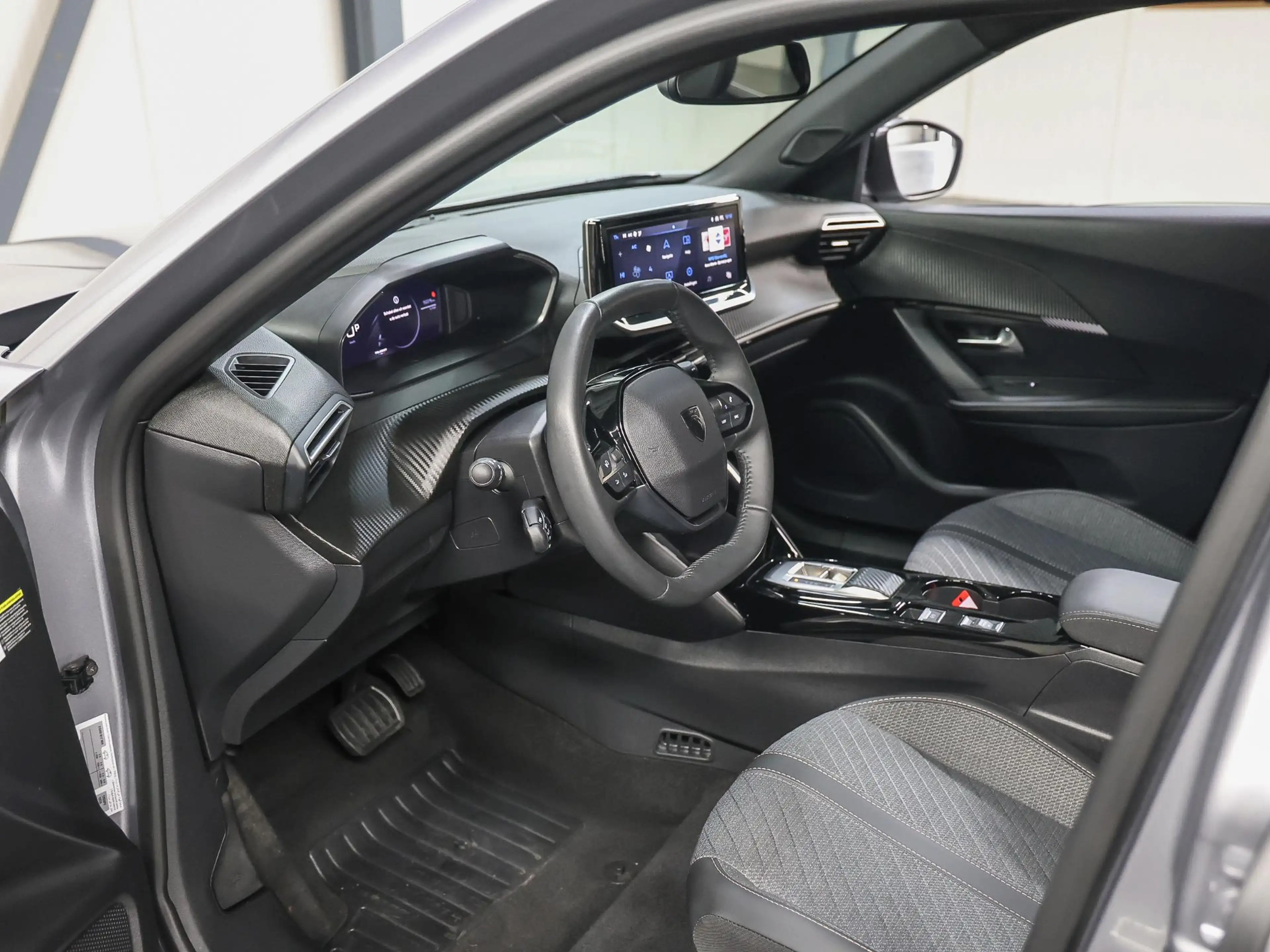 Peugeot e-2008 EV Allure 50 kWh 136PK | Accu 100%| Navigatie | 1s — photo 11