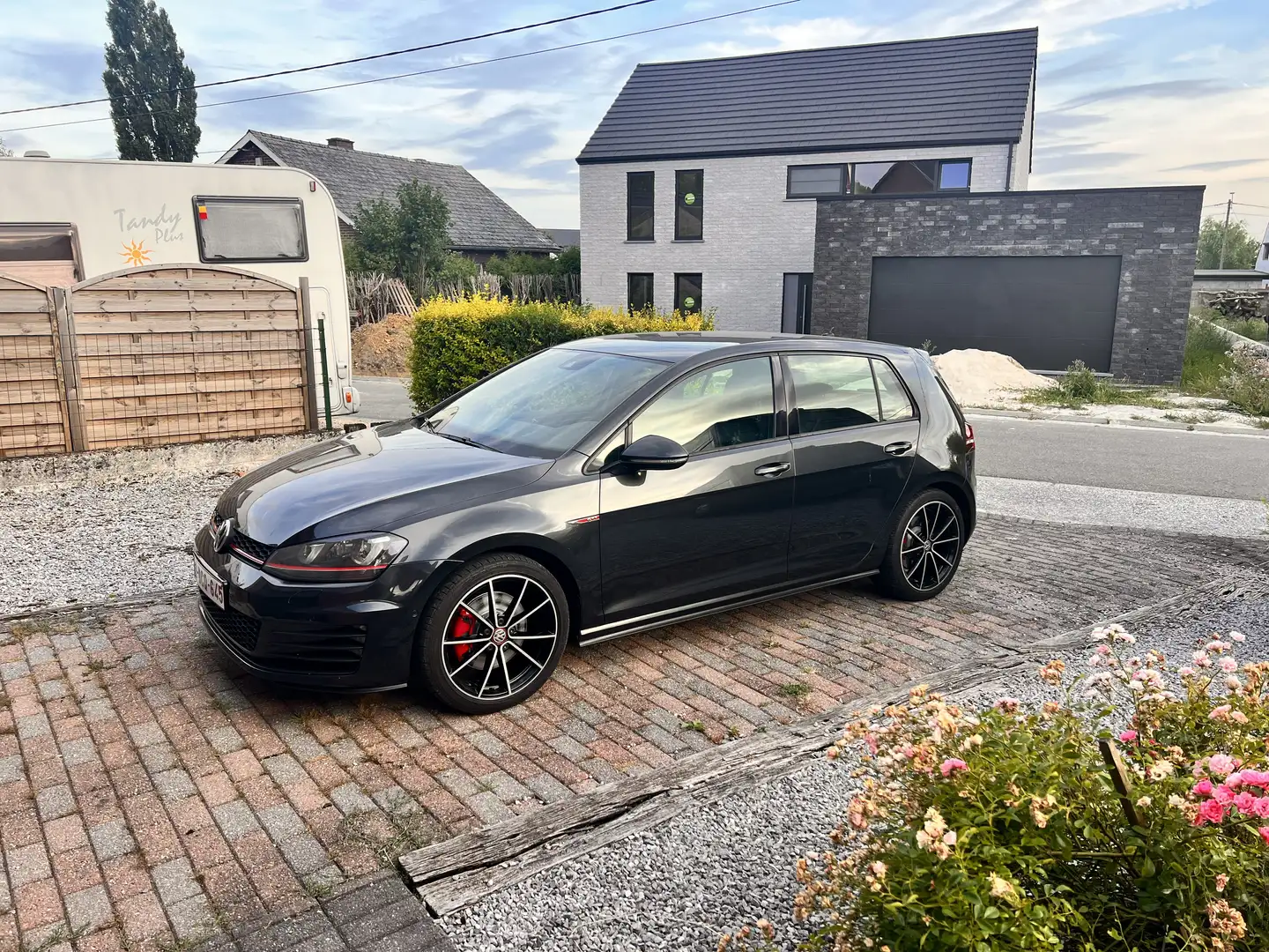 Volkswagen Golf GTI 2.0 TSI DSG - 1
