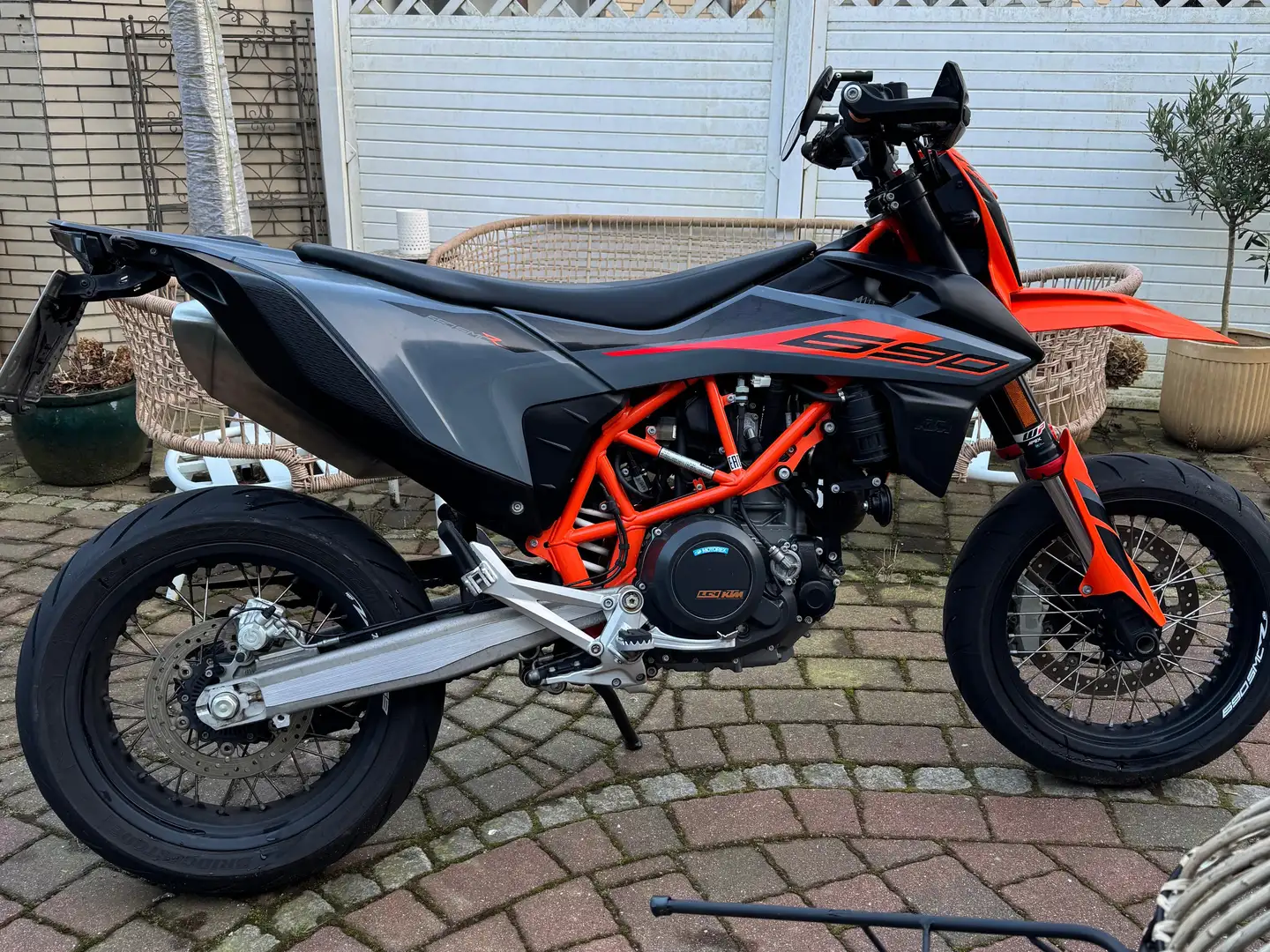KTM 690 SMC R Oranžová - 1