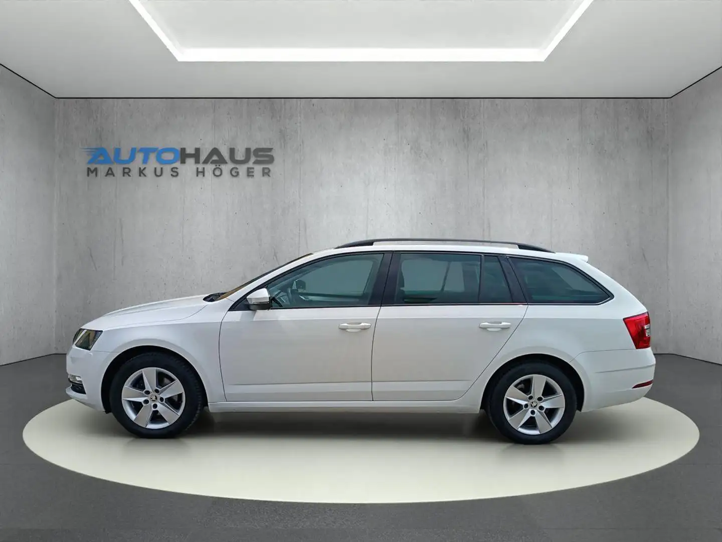 Skoda Octavia 1.5 16V TSI ACT DSG TOUR+NAVI+AHK+PDC+SITZHEIZUNG+ Blanc - 2