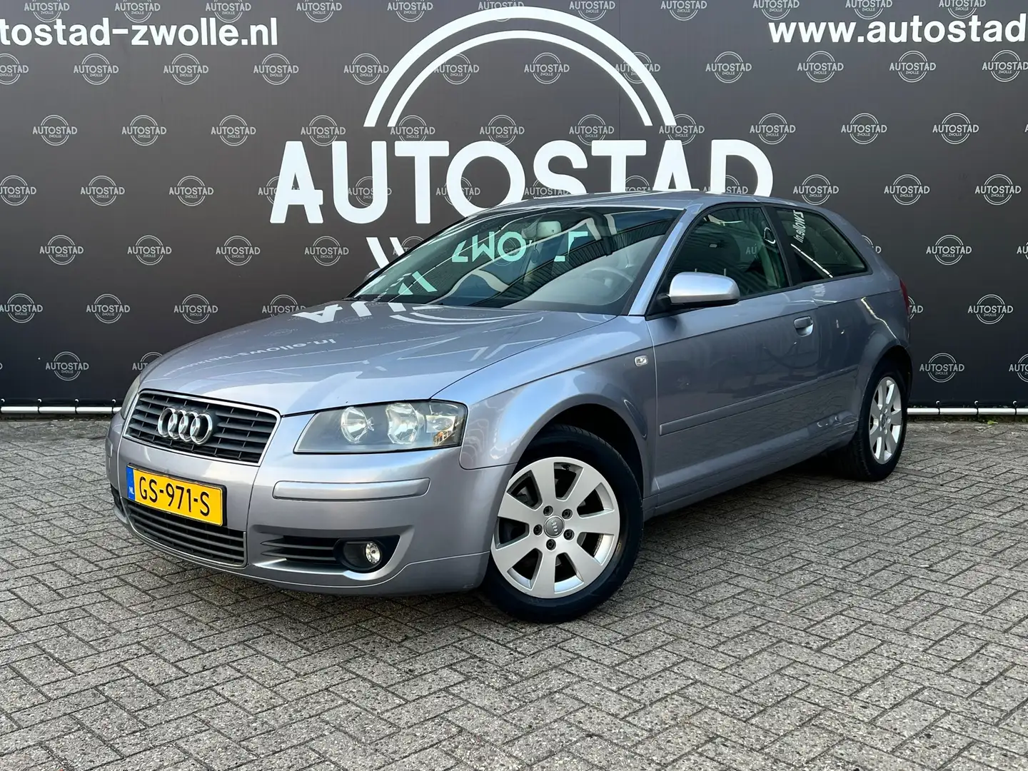 Audi A3 1.6 Attraction Airco/Apk/Cruise/Nap Grijs - 1