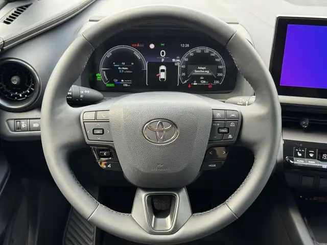 Toyota C-HR view 10