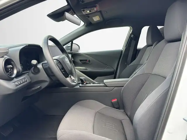 Toyota C-HR view 9