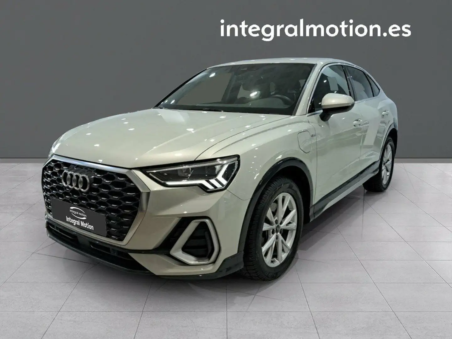 Audi Q3 45 TFSI e 180kW S tronic S Line Gris - 1
