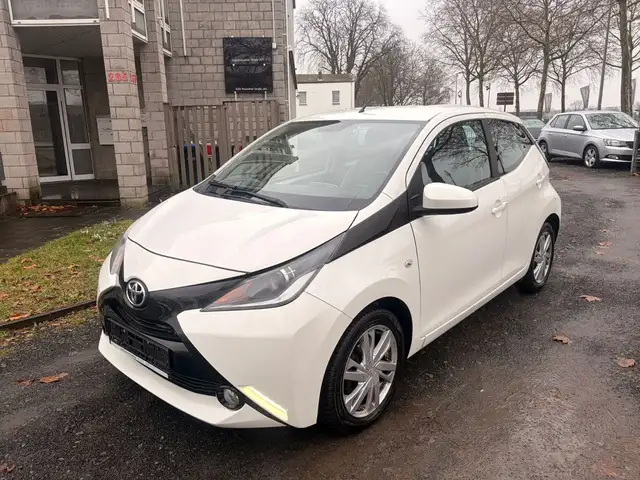 Toyota Aygo AYGO x-play touch EU 6. / Klima / 5.Türen