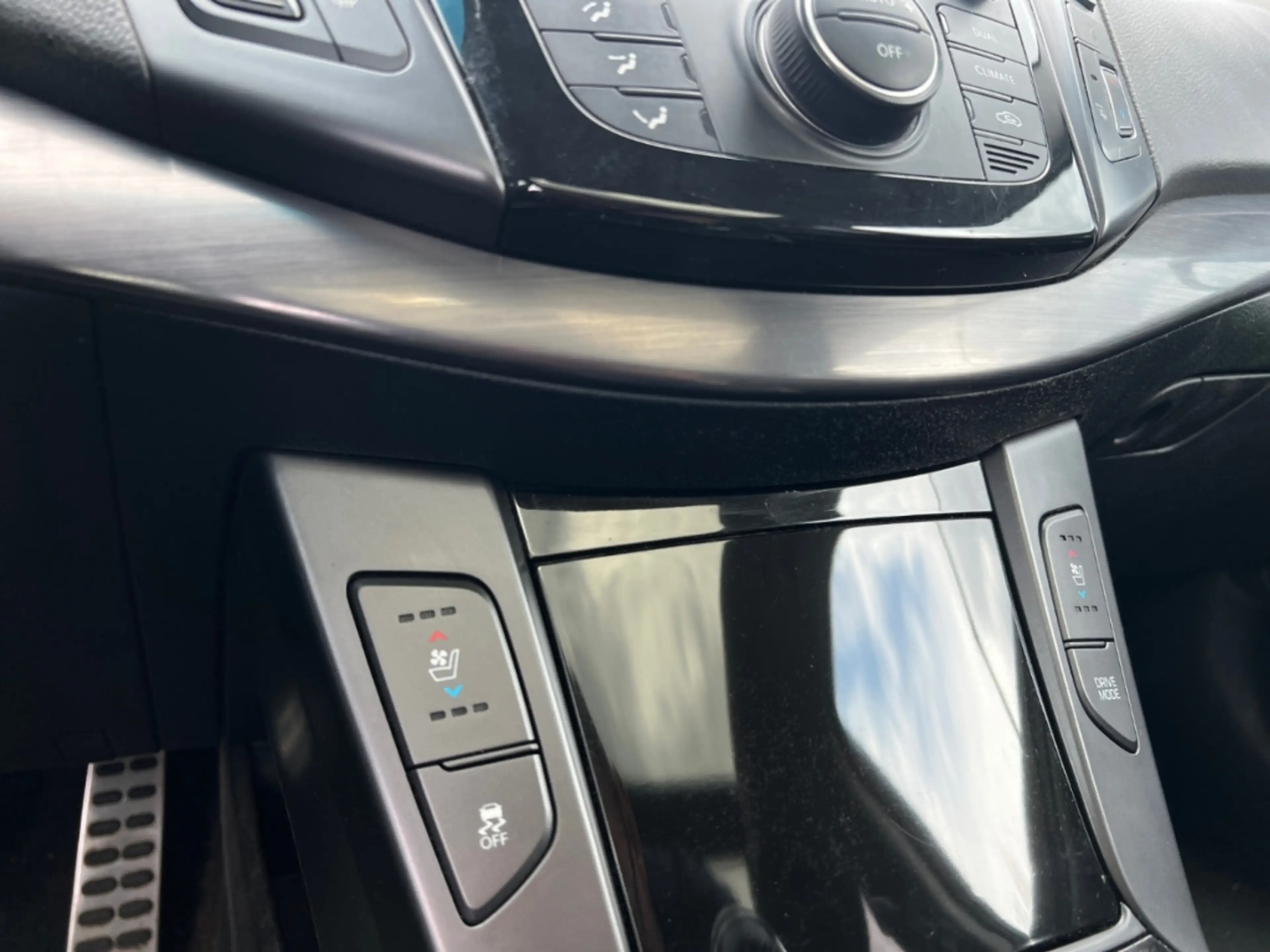 Hyundai i40 cw blue Premium 1.7 CRDi Panodach Navi — photo 14