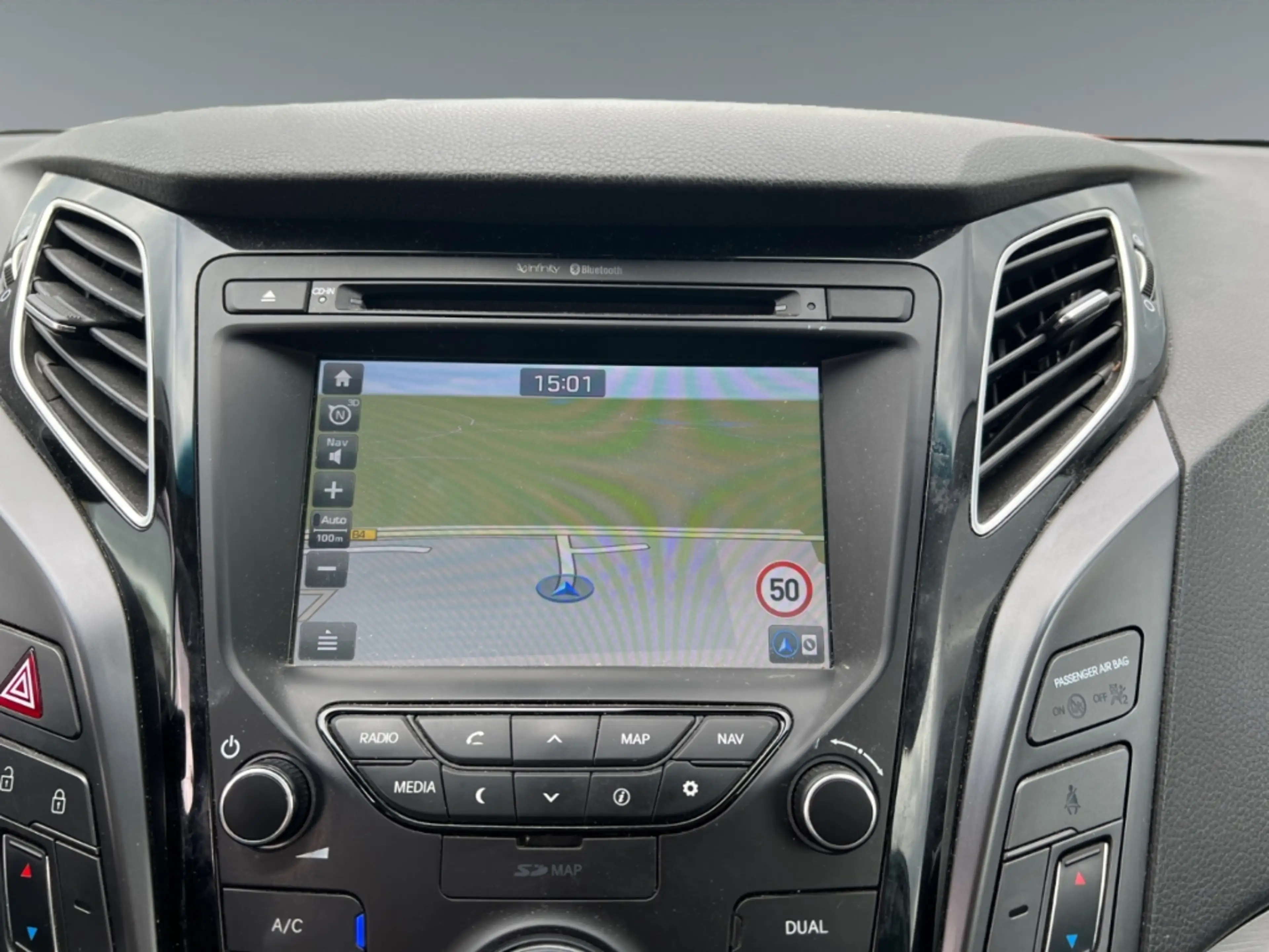 Hyundai i40 cw blue Premium 1.7 CRDi Panodach Navi — photo 12