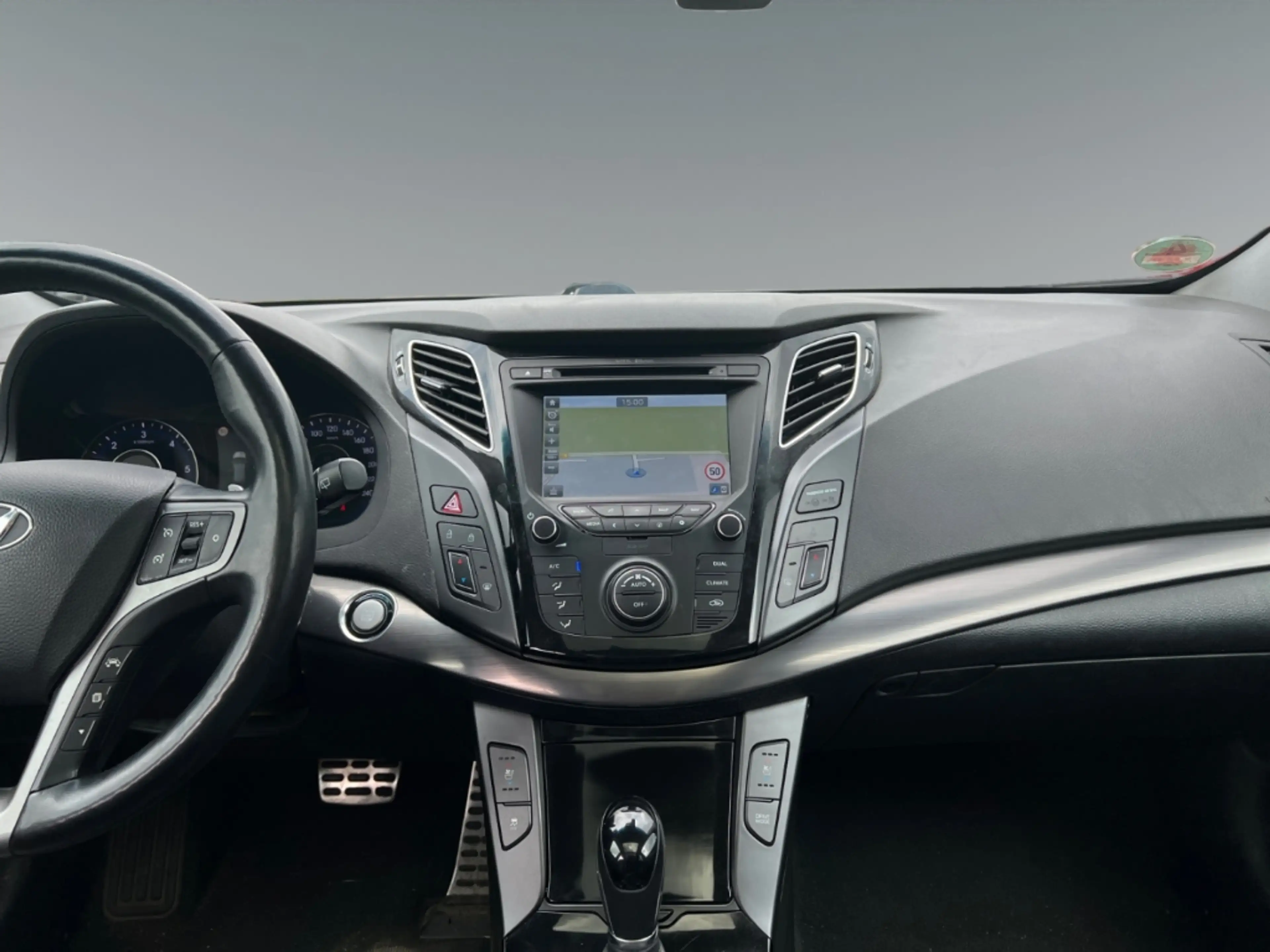 Hyundai i40 cw blue Premium 1.7 CRDi Panodach Navi — photo 5
