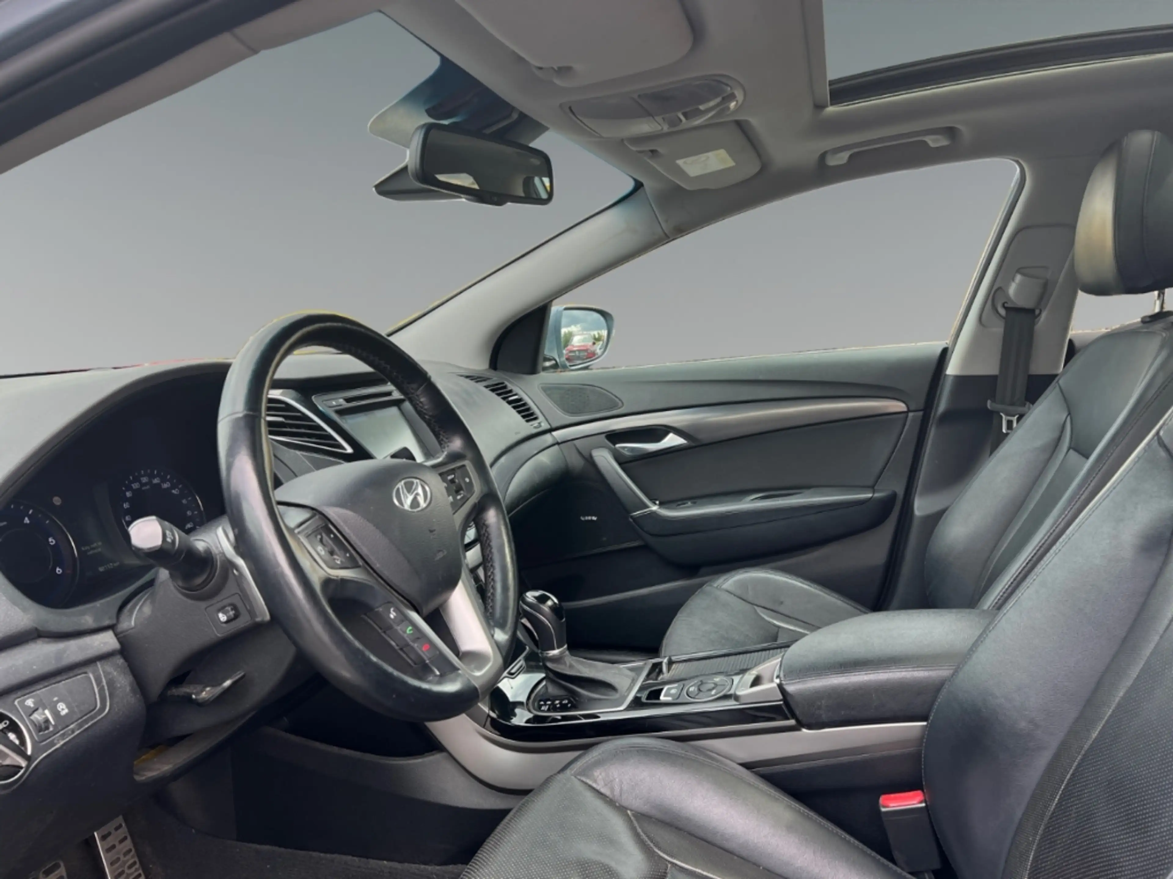 Hyundai i40 cw blue Premium 1.7 CRDi Panodach Navi — photo 10