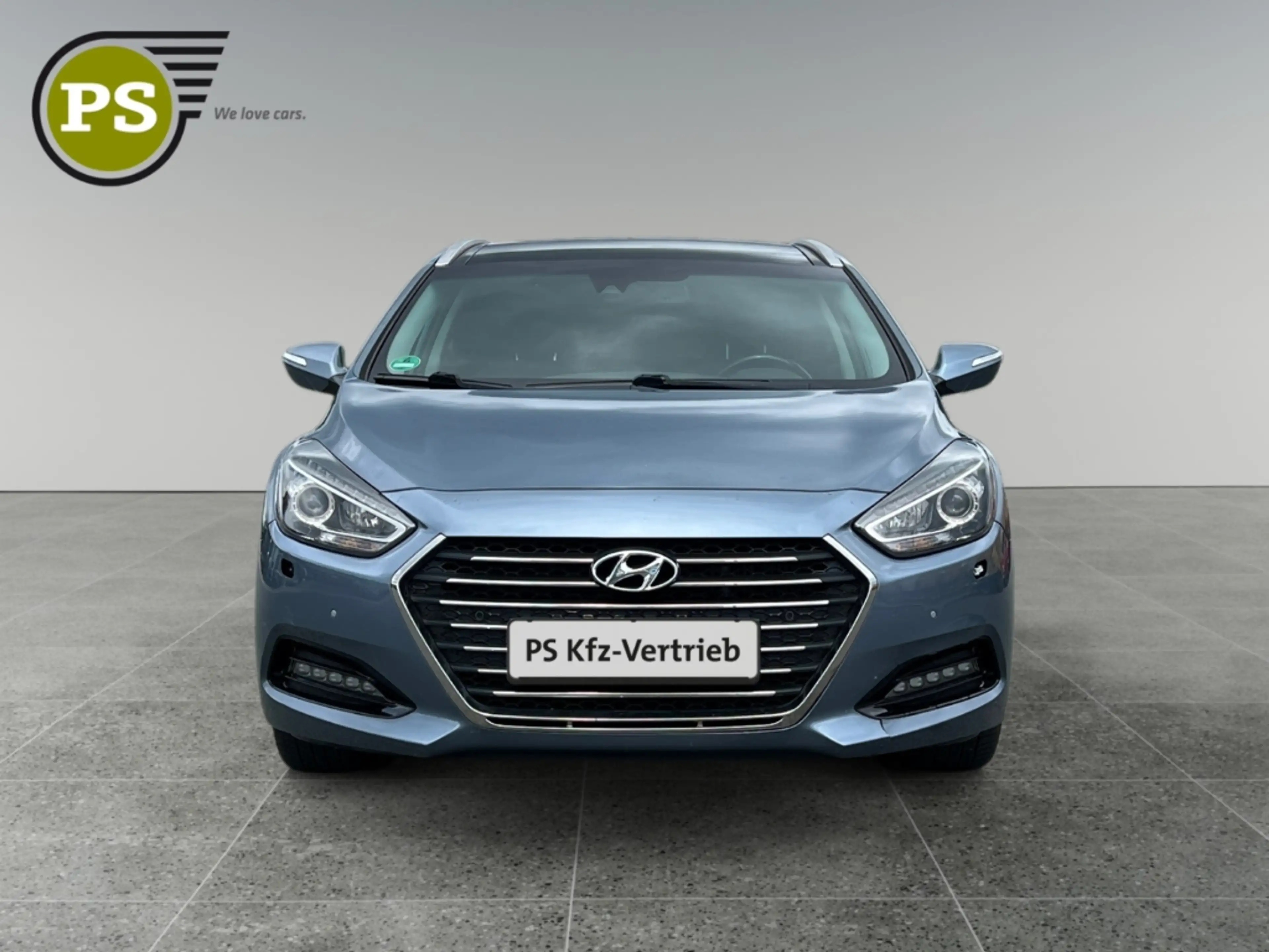 Hyundai i40 cw blue Premium 1.7 CRDi Panodach Navi — photo 4