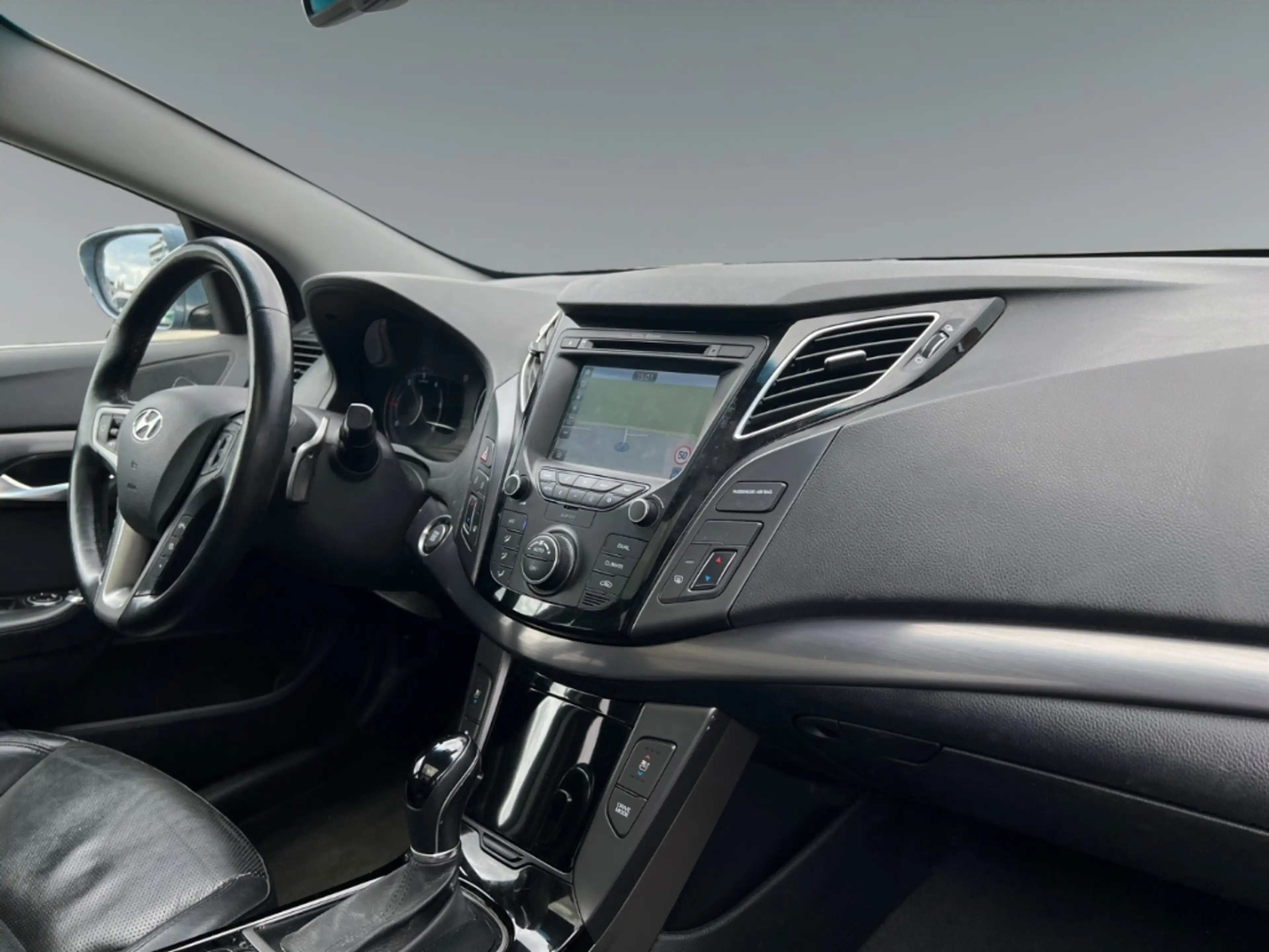 Hyundai i40 cw blue Premium 1.7 CRDi Panodach Navi — photo 6